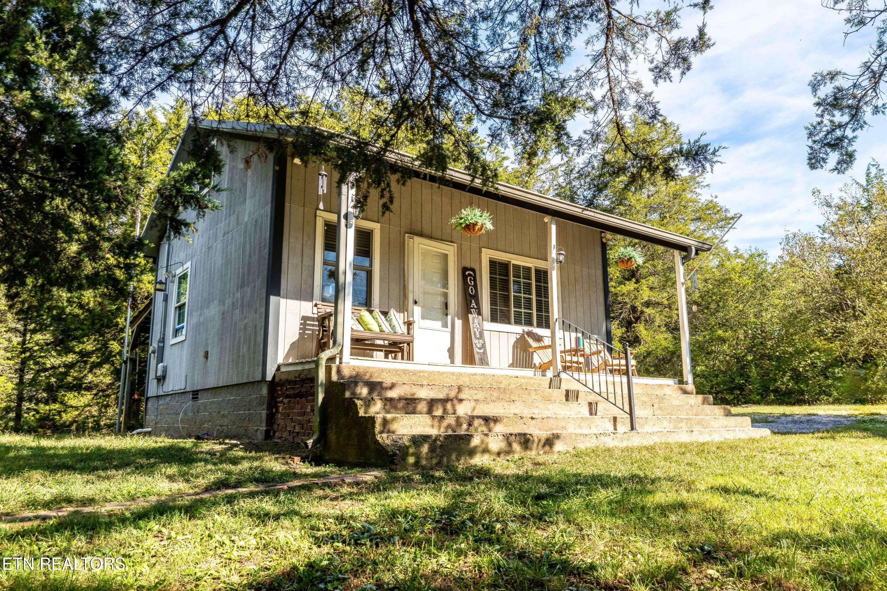 1735 Mccarty Rd — photo