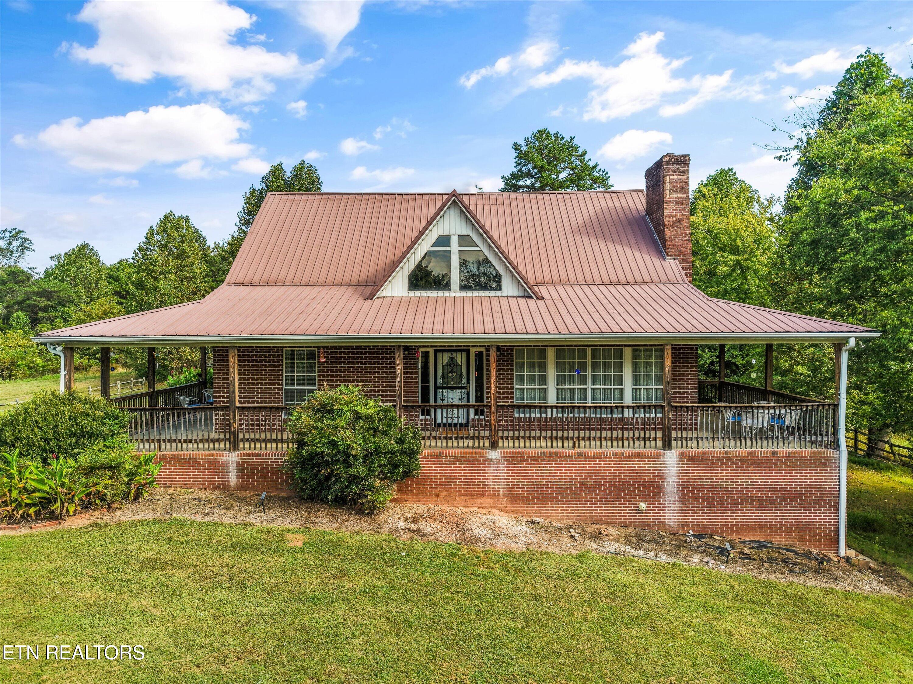 2418 Tipton Loop Rd — photo