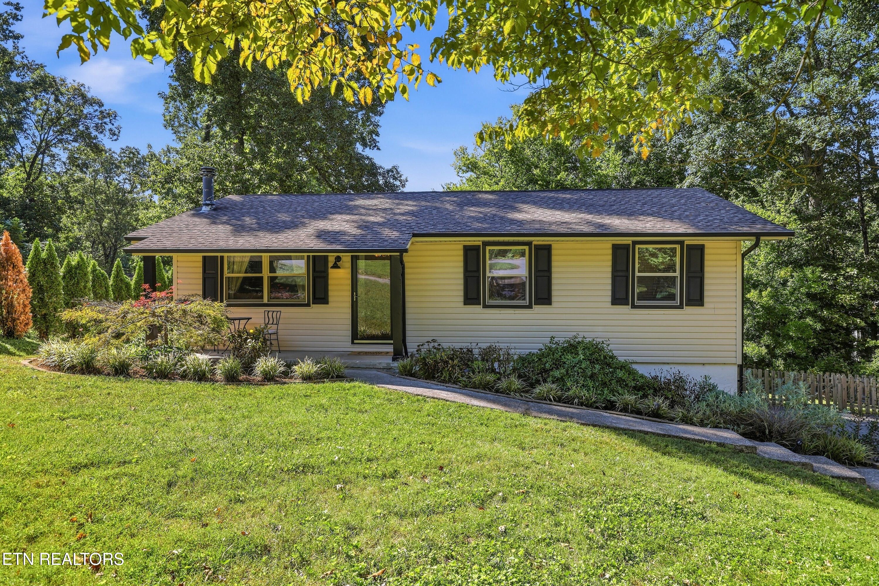 1403 Northshire Lane — photo