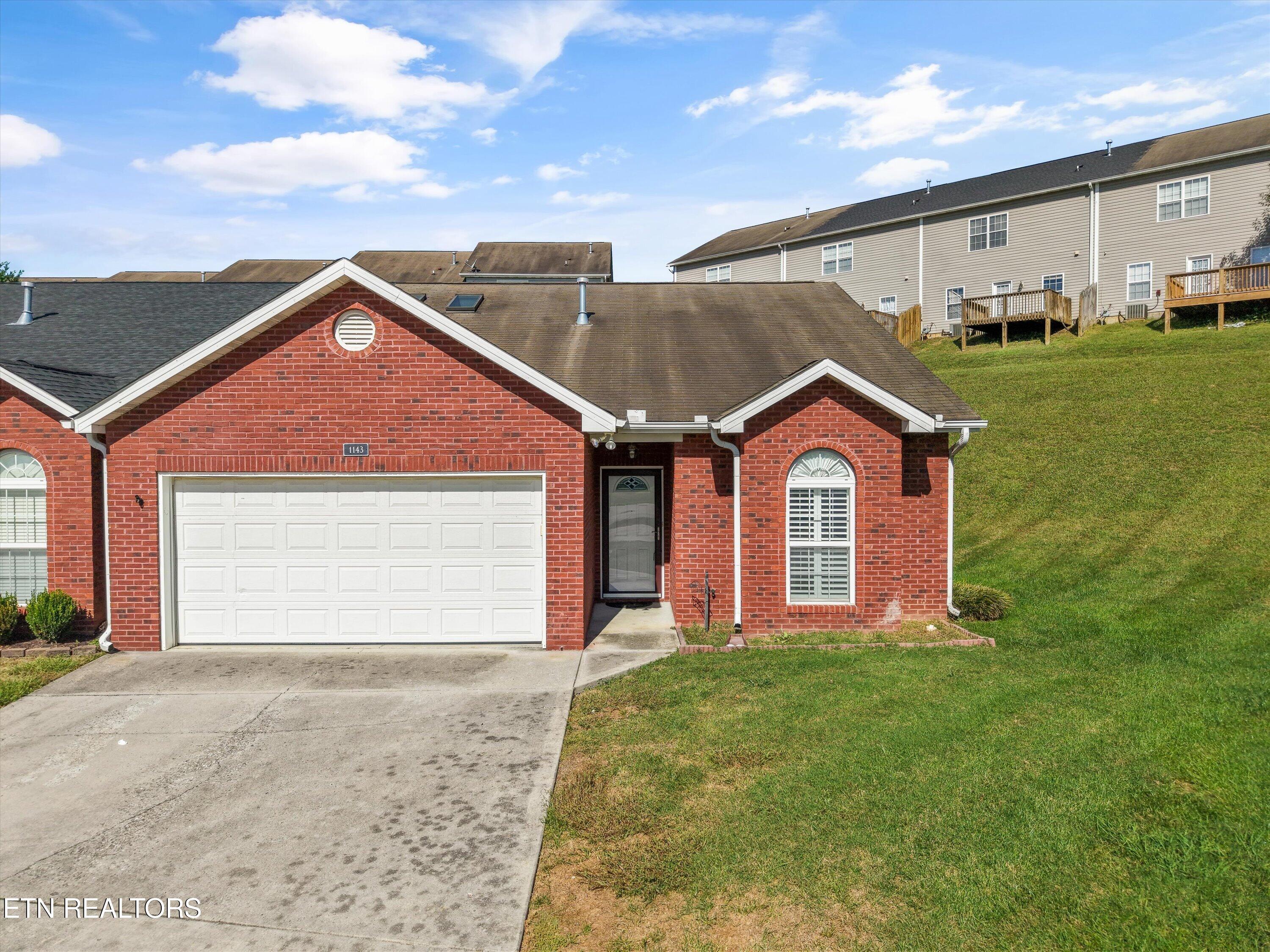 1143 Webster Groves Lane — photo