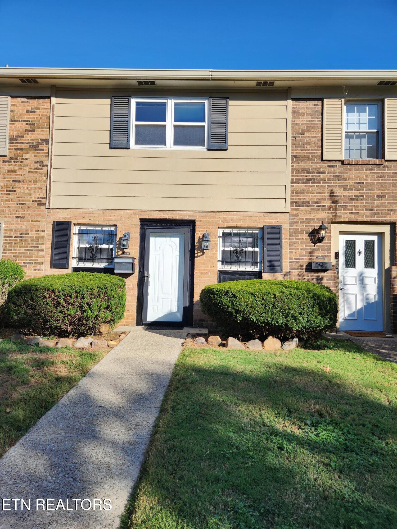 7041 Traditional Drive — photo