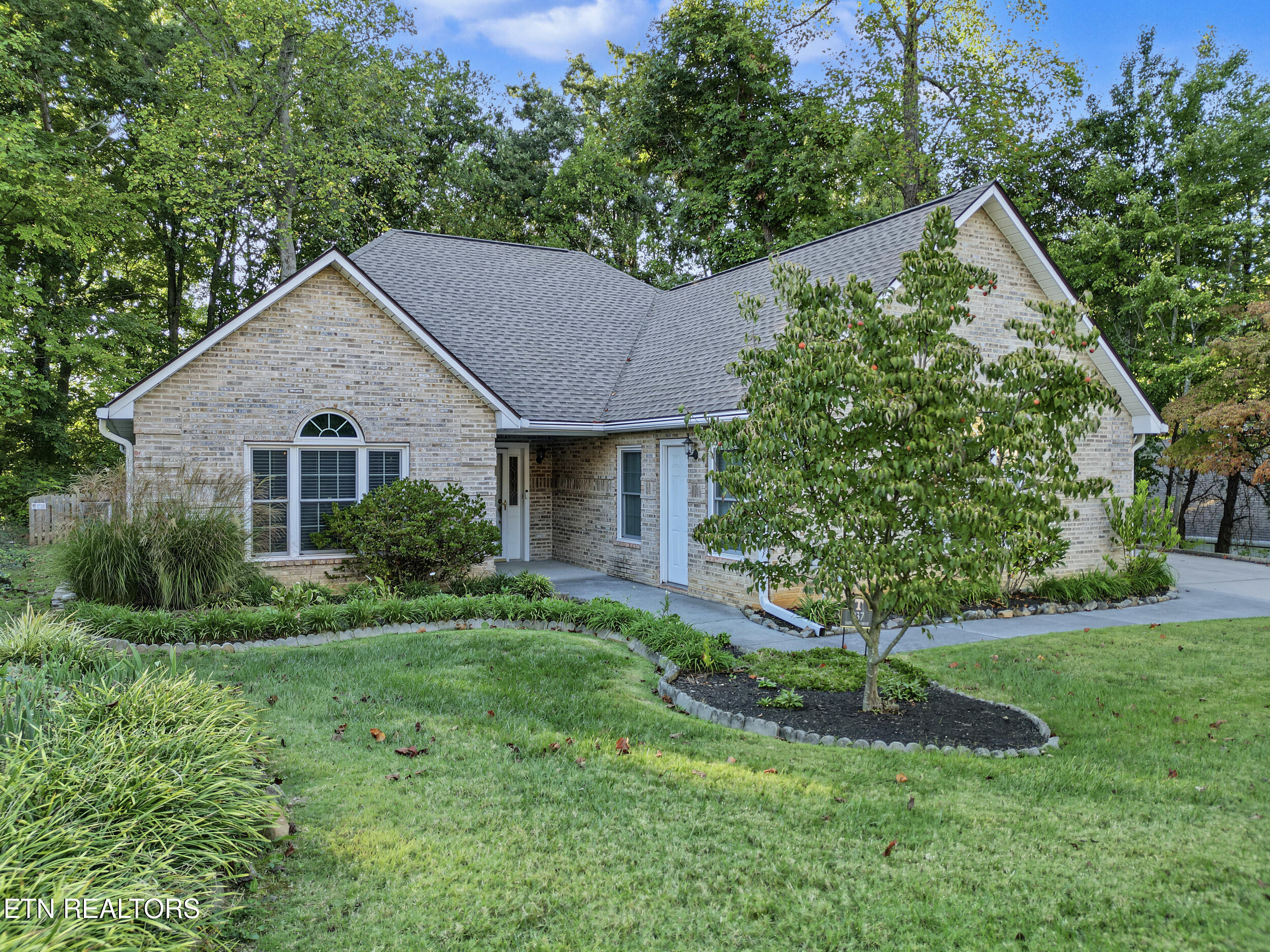 937 Saint Johns Drive — photo