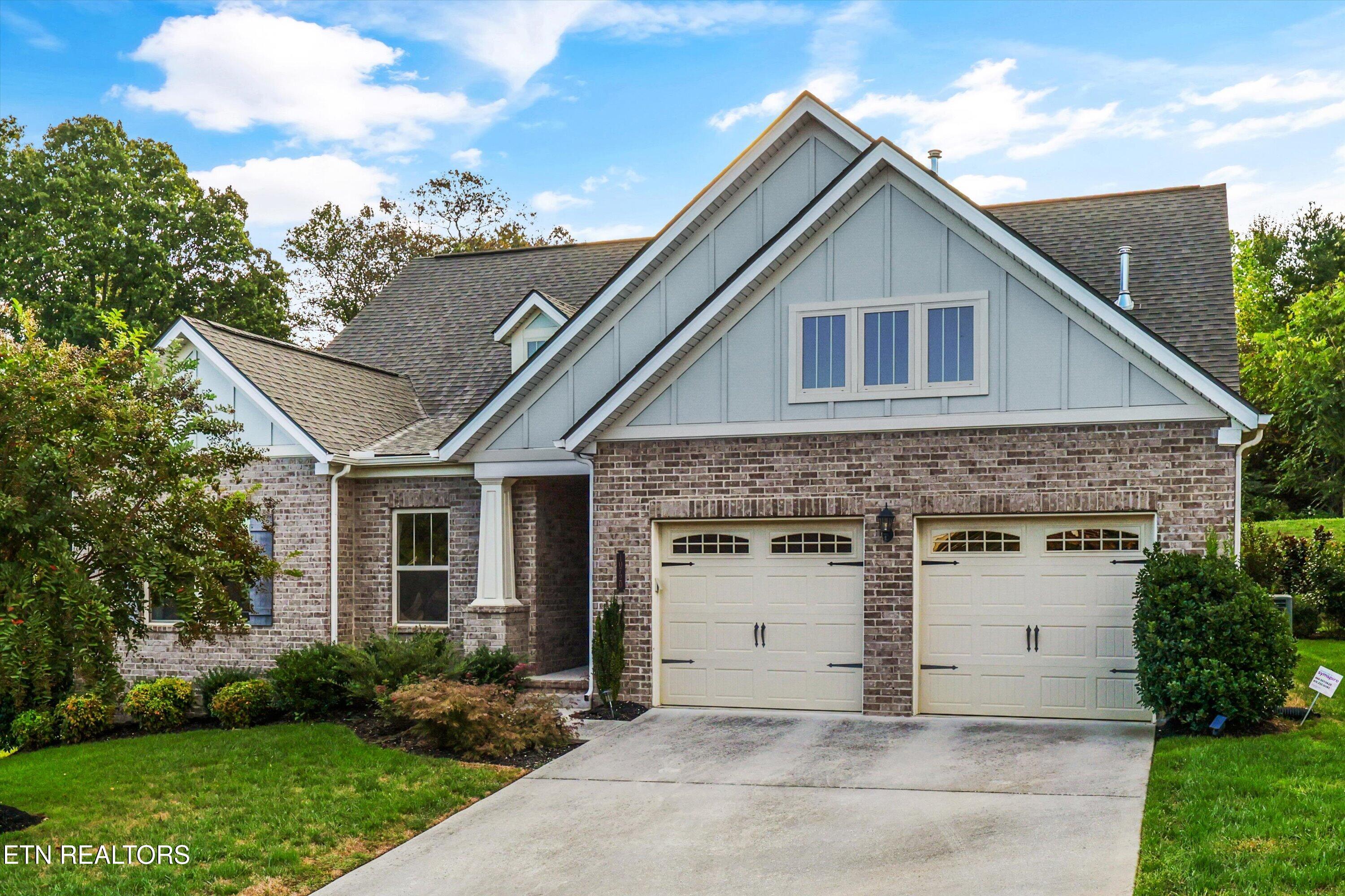 10720 Hunters Knoll Lane — photo