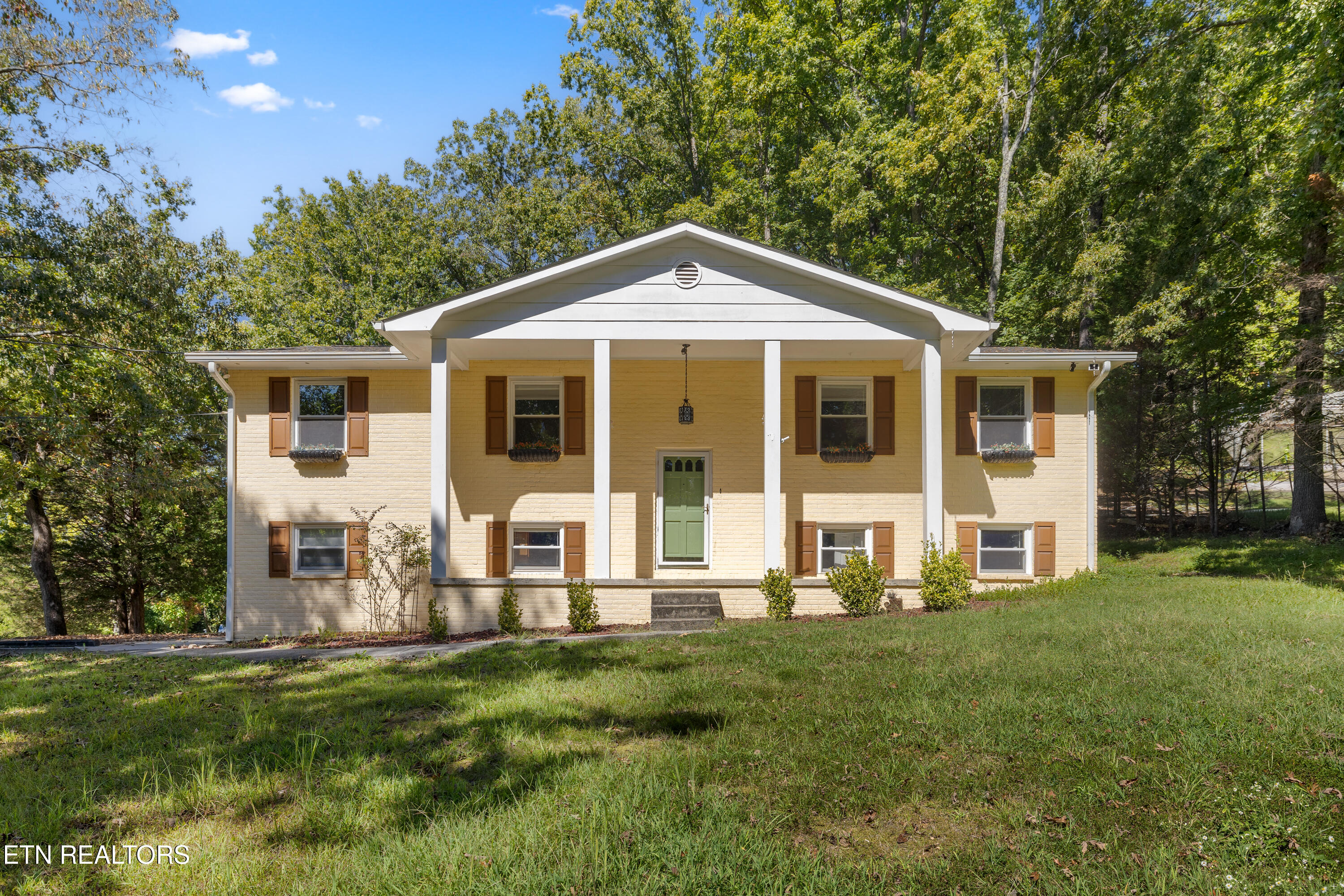 209 Highland Drive — photo