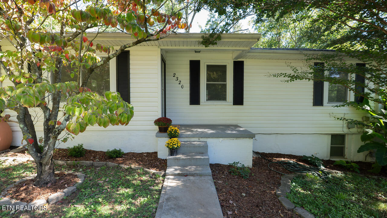 2320 Ault Rd — photo