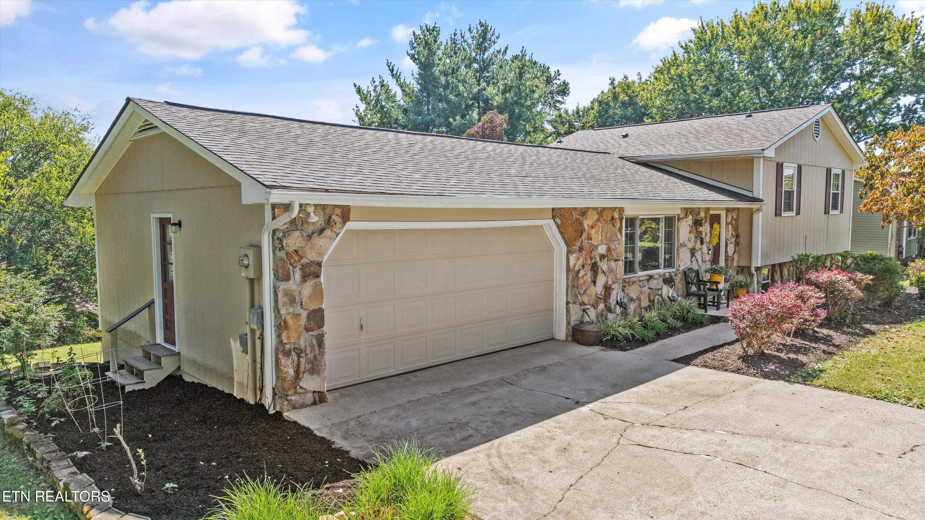 11324 Twin View Drive — photo
