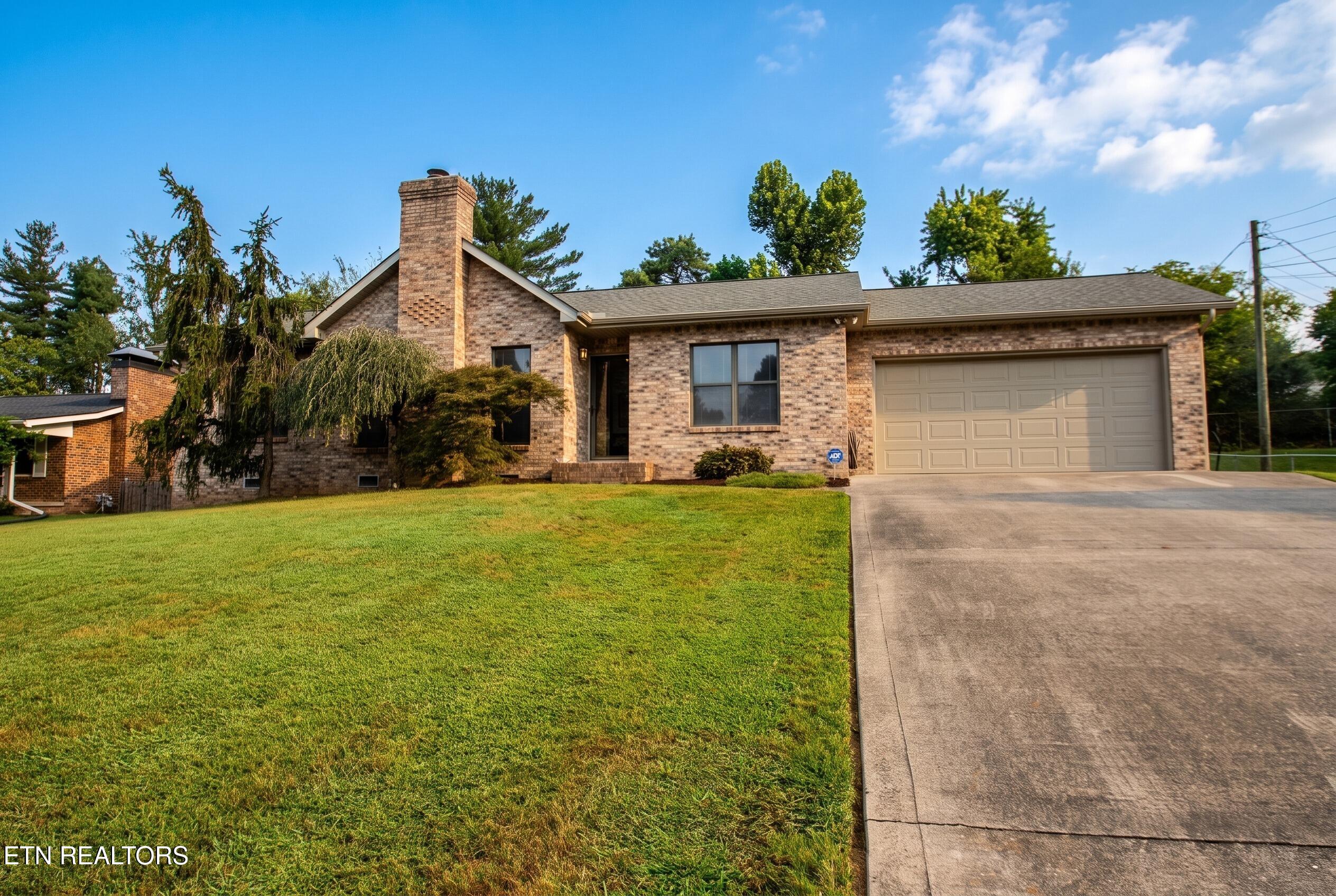 7923 W Cliff Drive — photo
