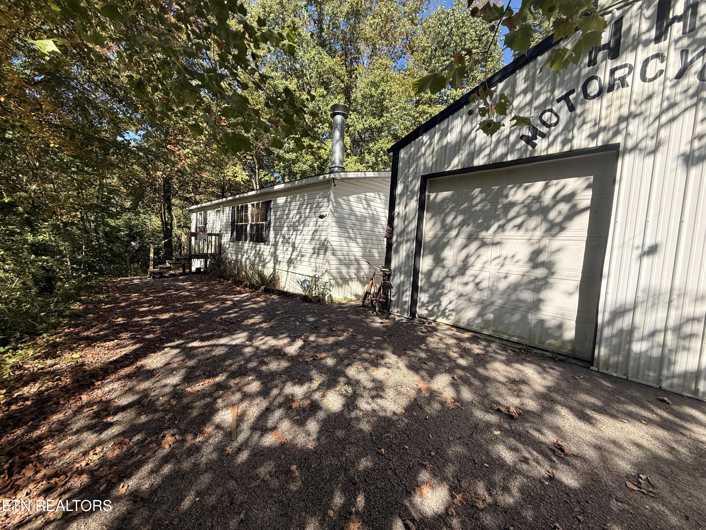 1830 Artesian Well Hollow Rd — photo