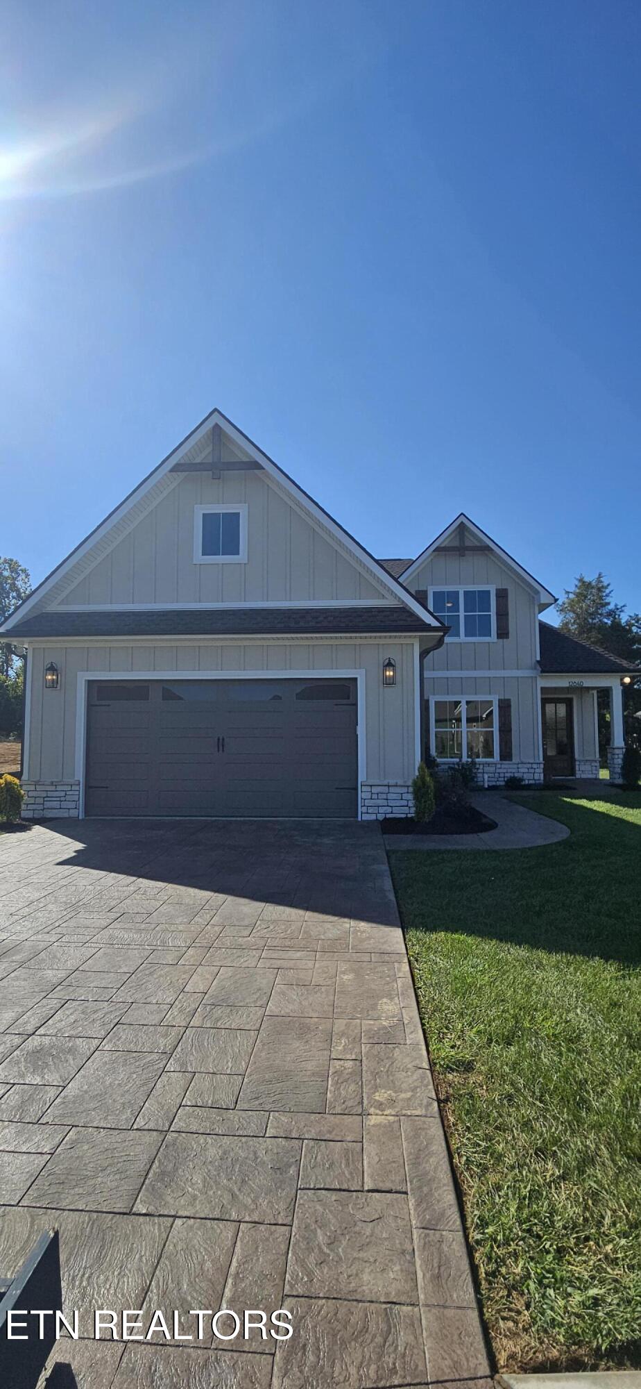 12840 Magnolia Crest Lane — photo