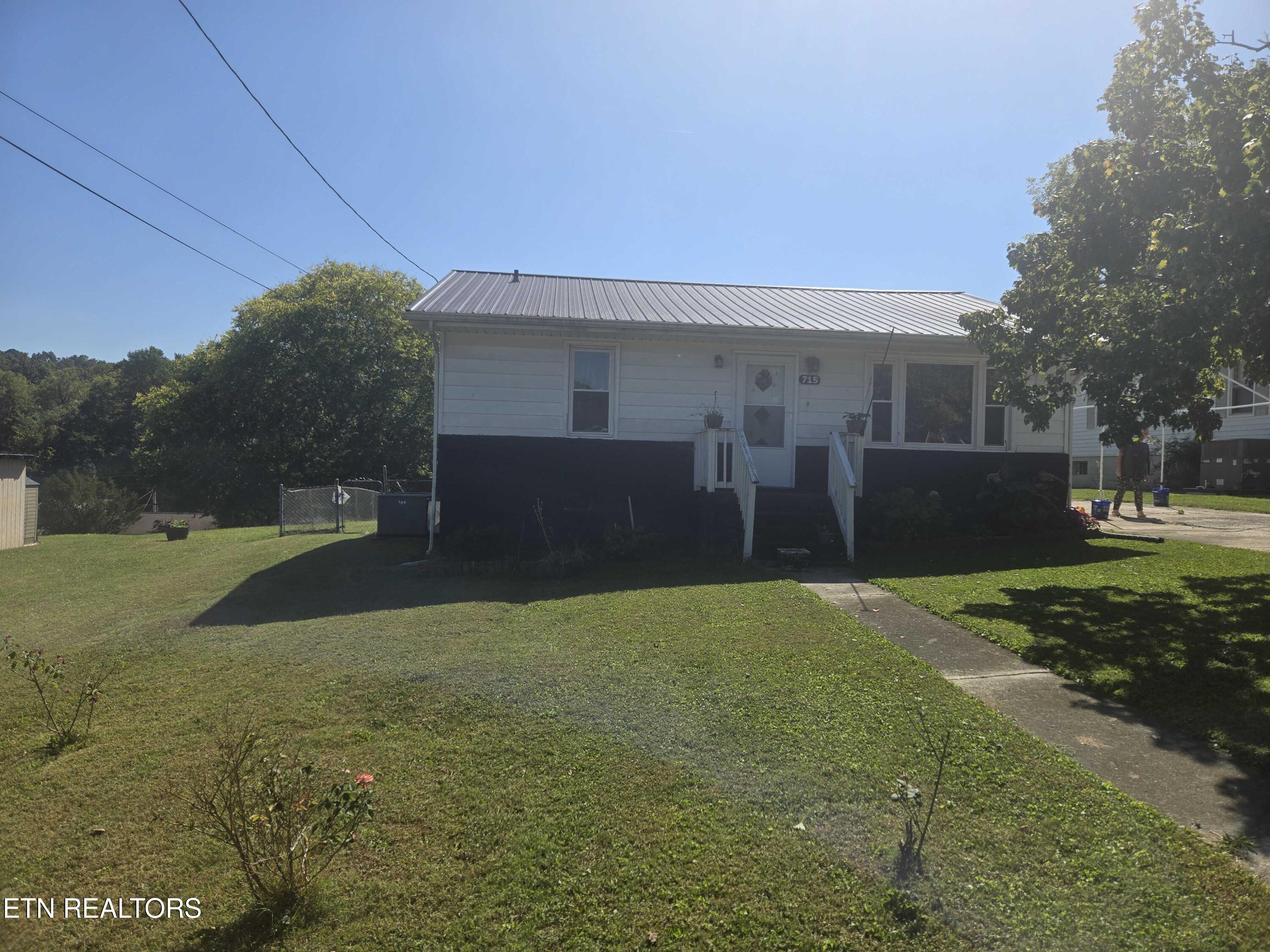 715 Lincoln Ave — photo
