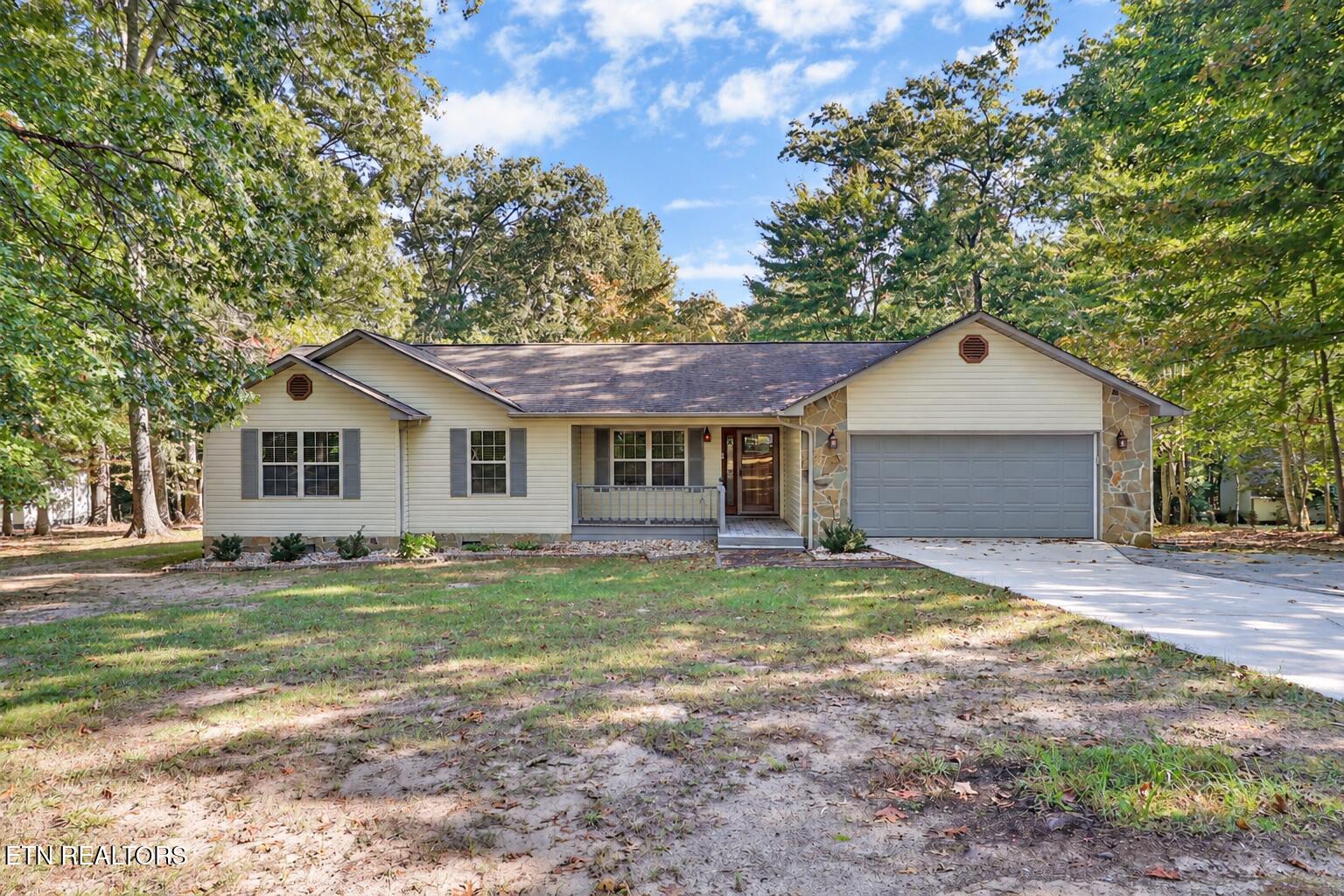 118 Robin Hood Drive — photo