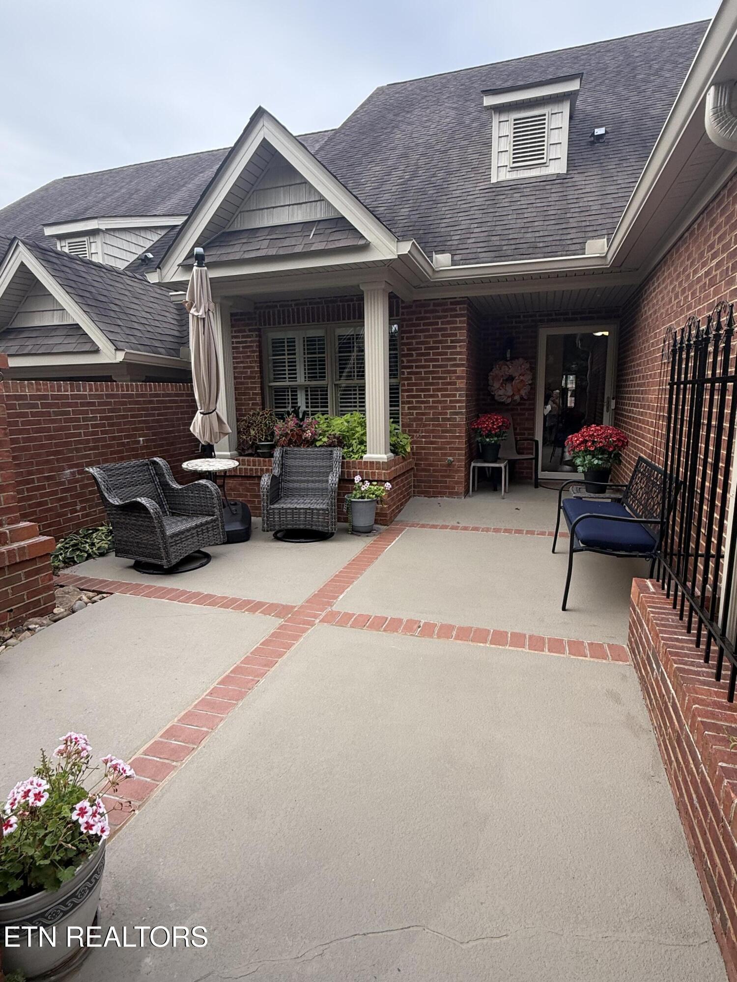 1438 Cottage Glen Lane — photo