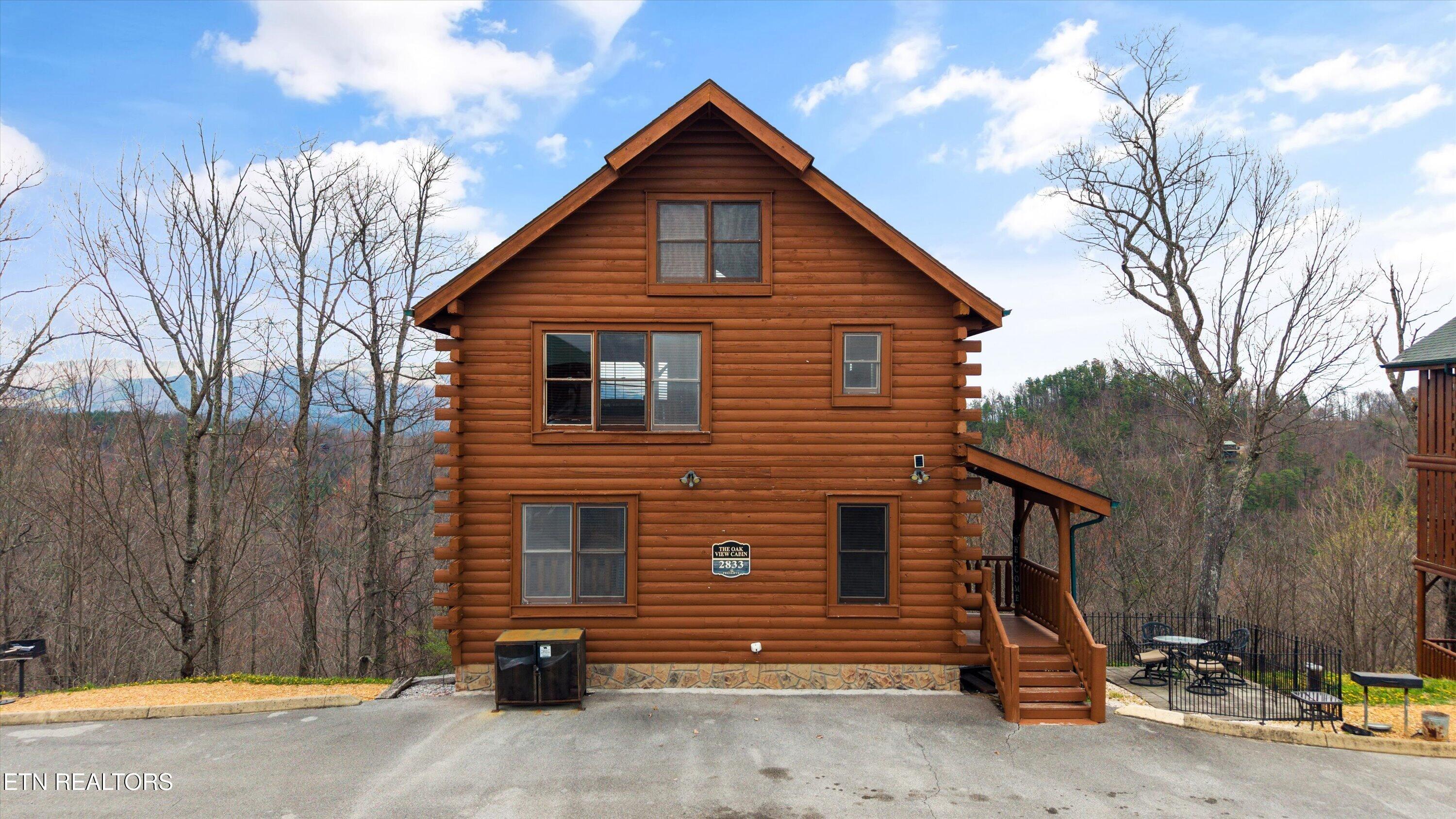 2833 White Oak Ridge Lane — photo
