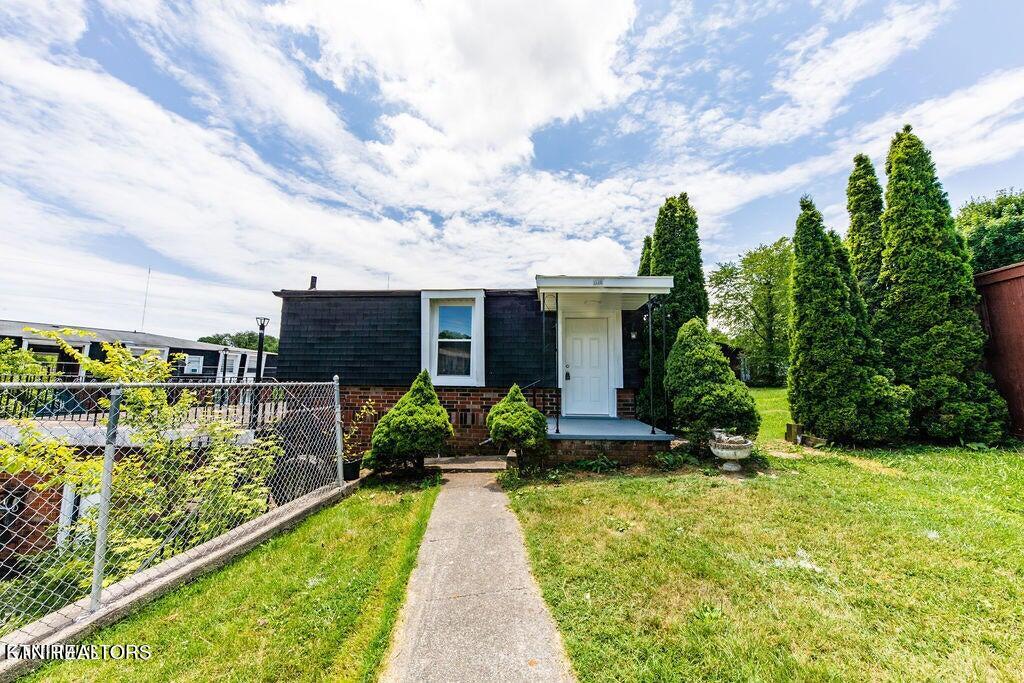 1520 Highland Drive — photo