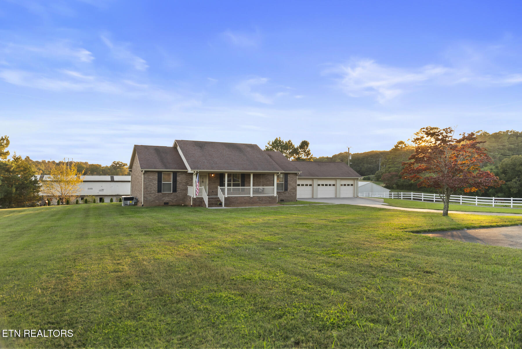 2475 Ford Rd — photo