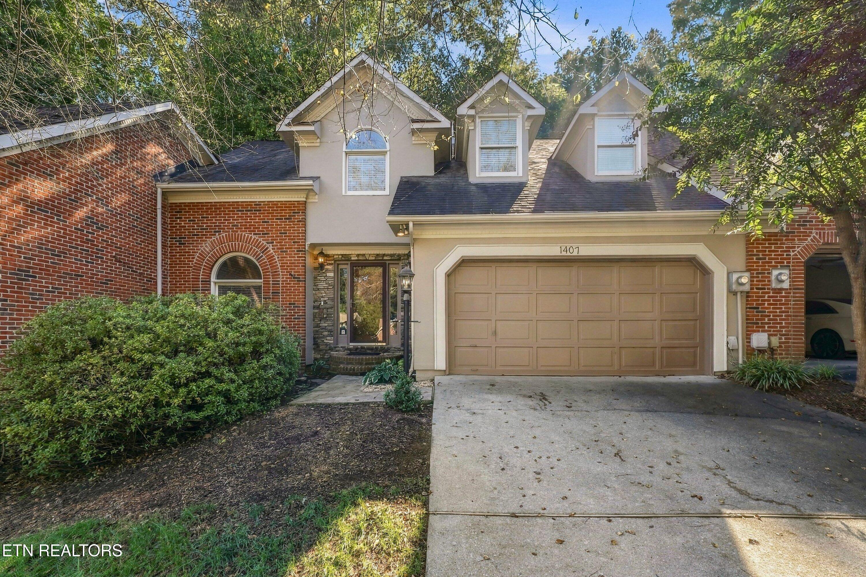 1407 Kenton Way — photo