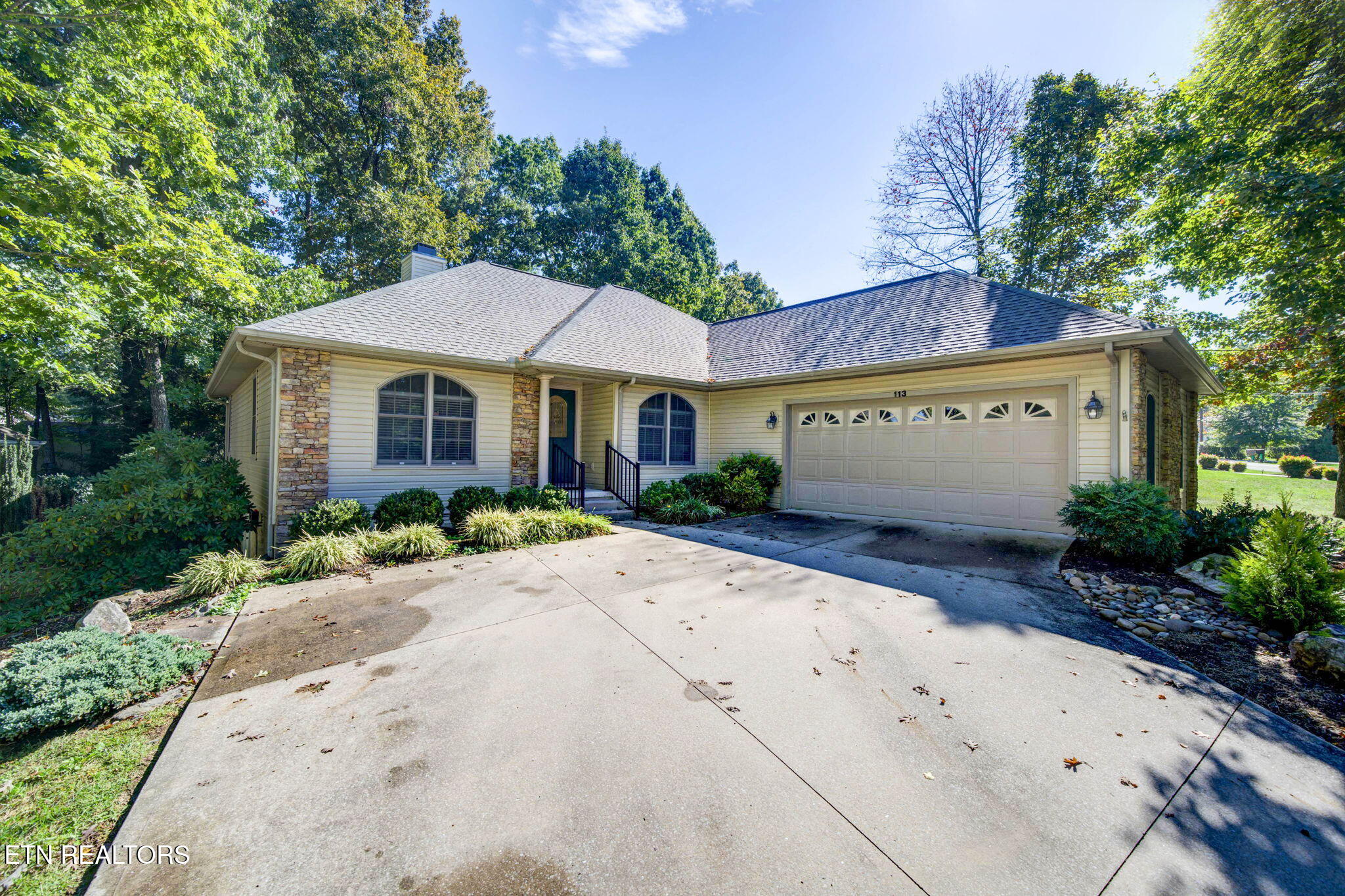 113 Berkshire Loop — photo