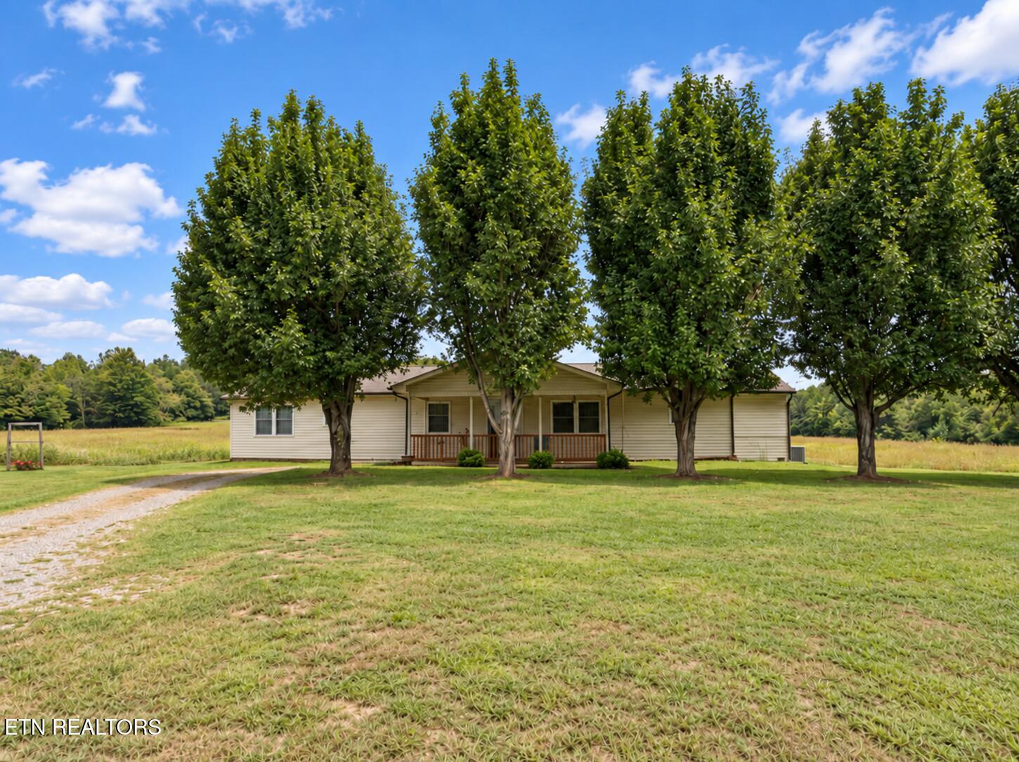 196 Sweetwater Rd — photo