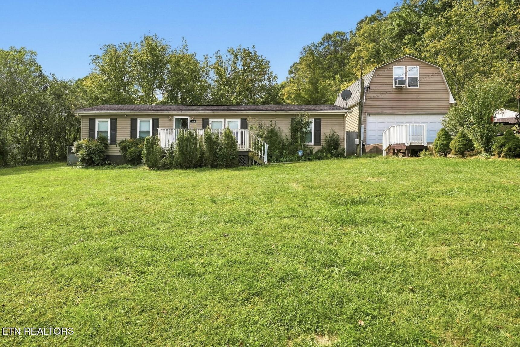 103 Bower Hollow Rd — photo
