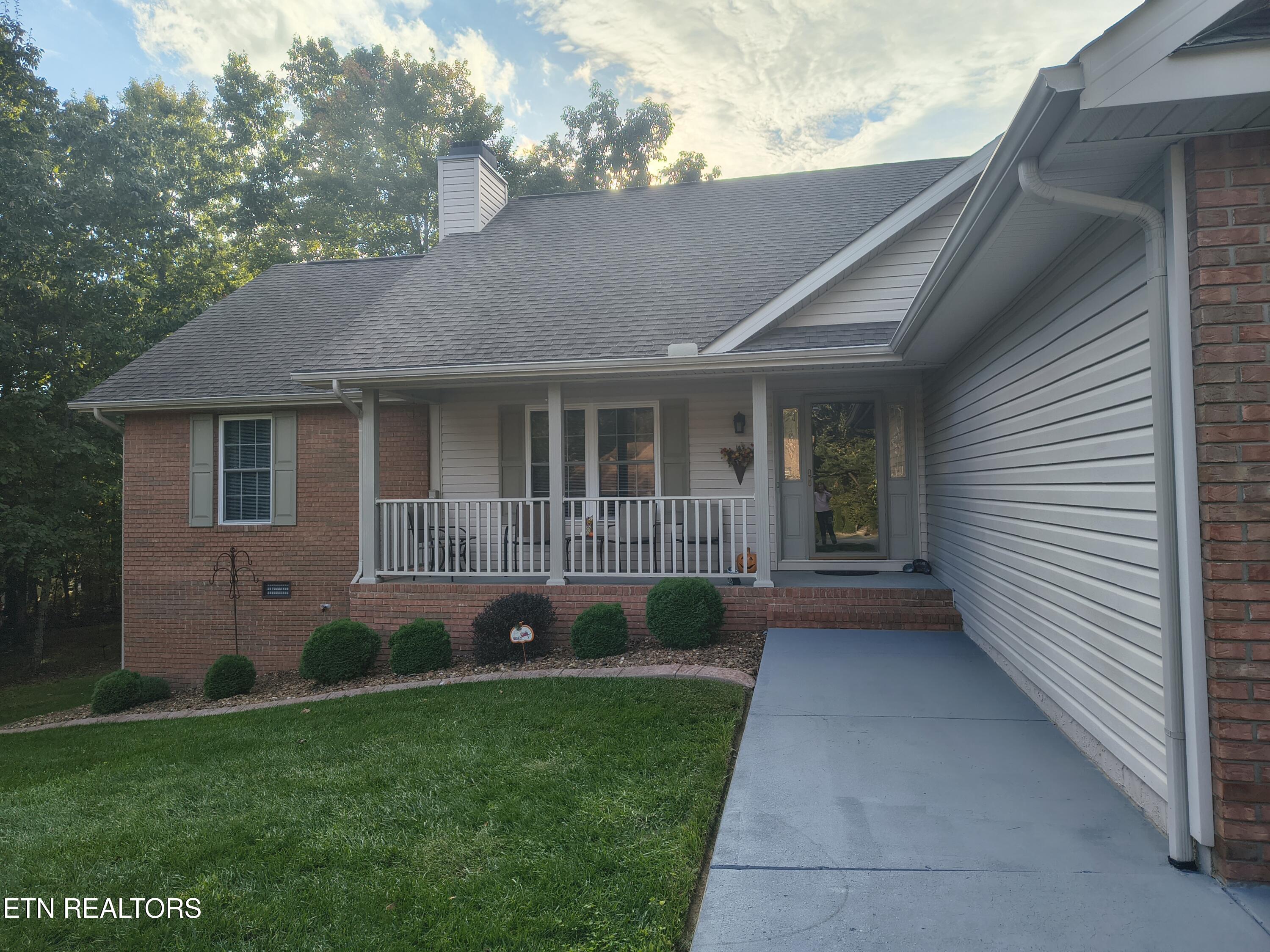136 Berkshire Loop — photo
