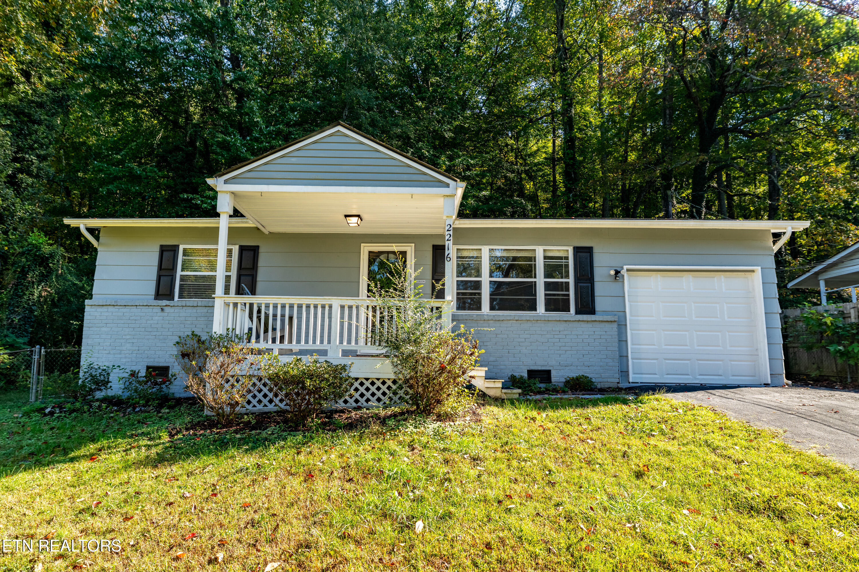 2216 Rifle Range Drive — photo