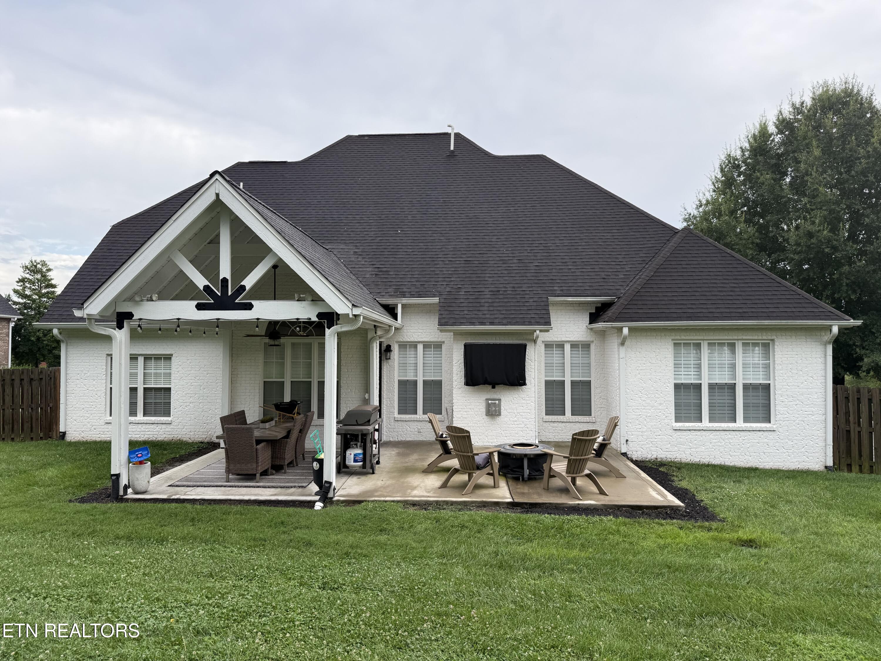3825 Holly Berry Drive — photo