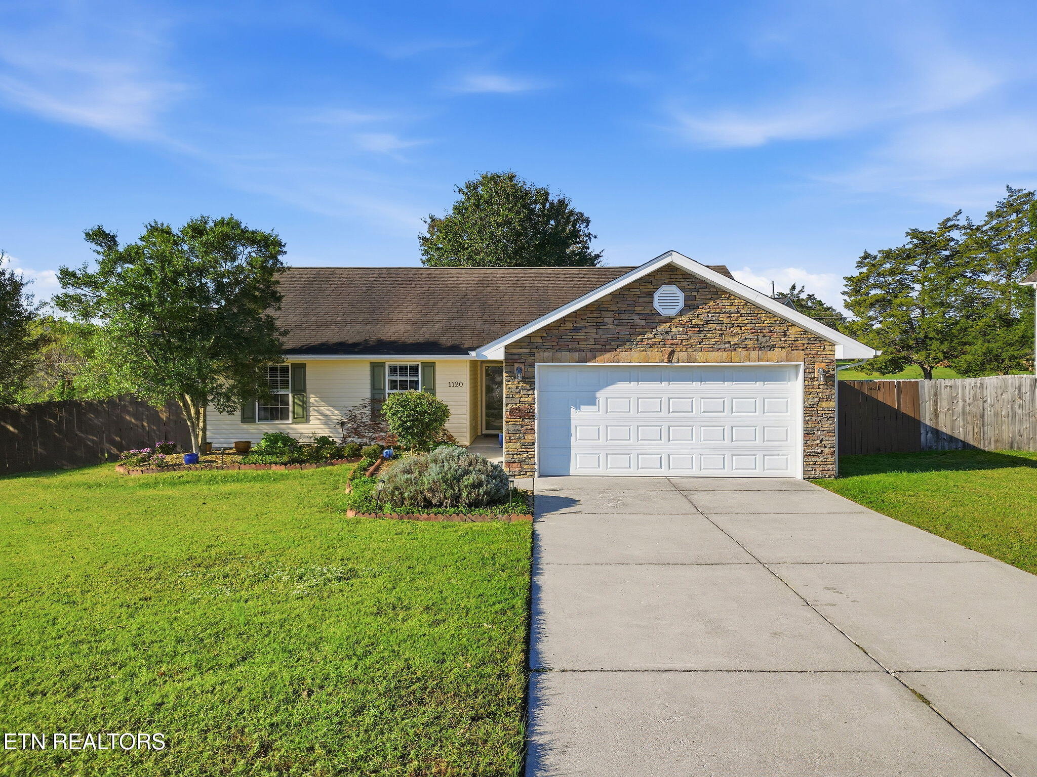 1120 Stone Creek Lane — photo