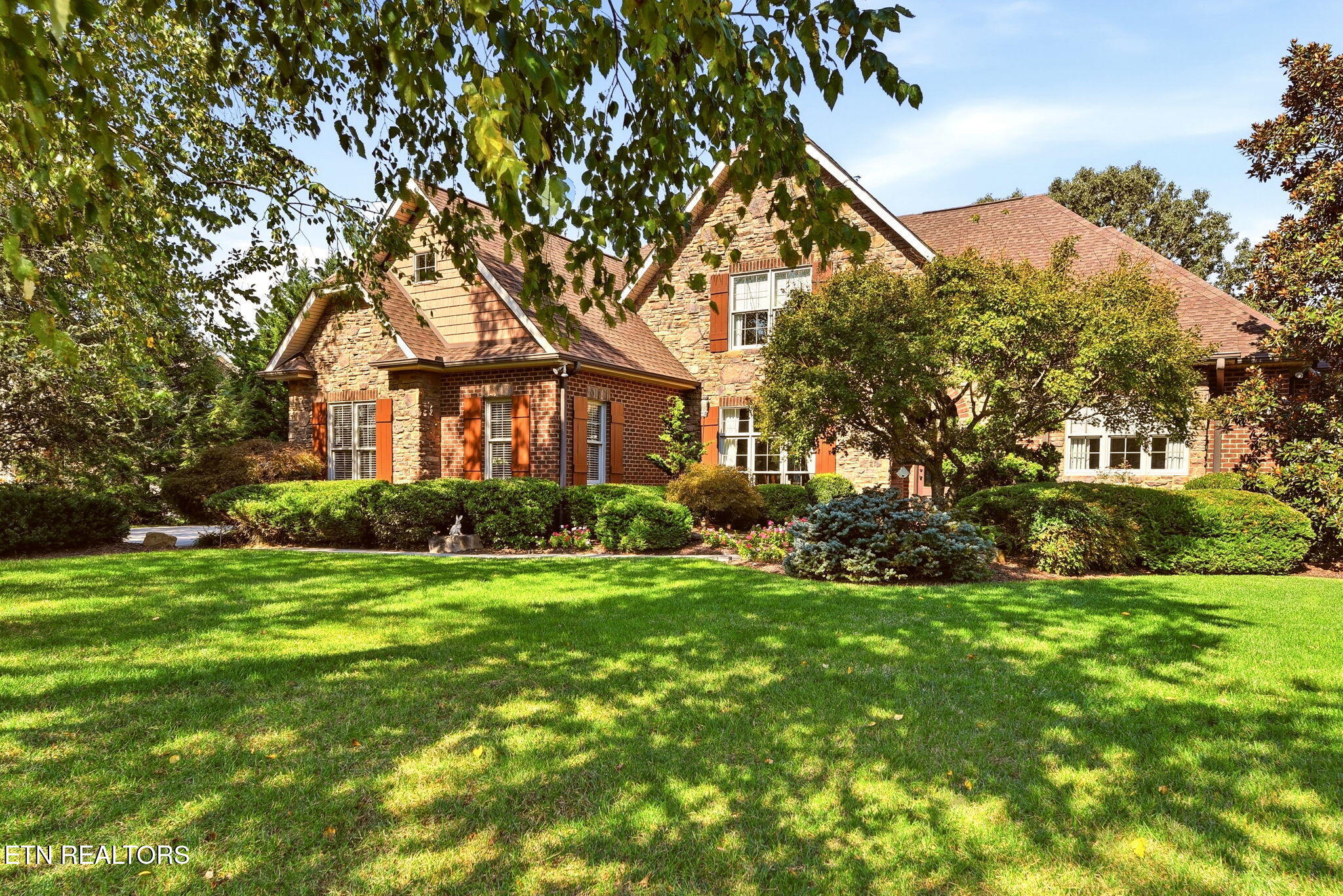 6753 Ingleside Lane — photo