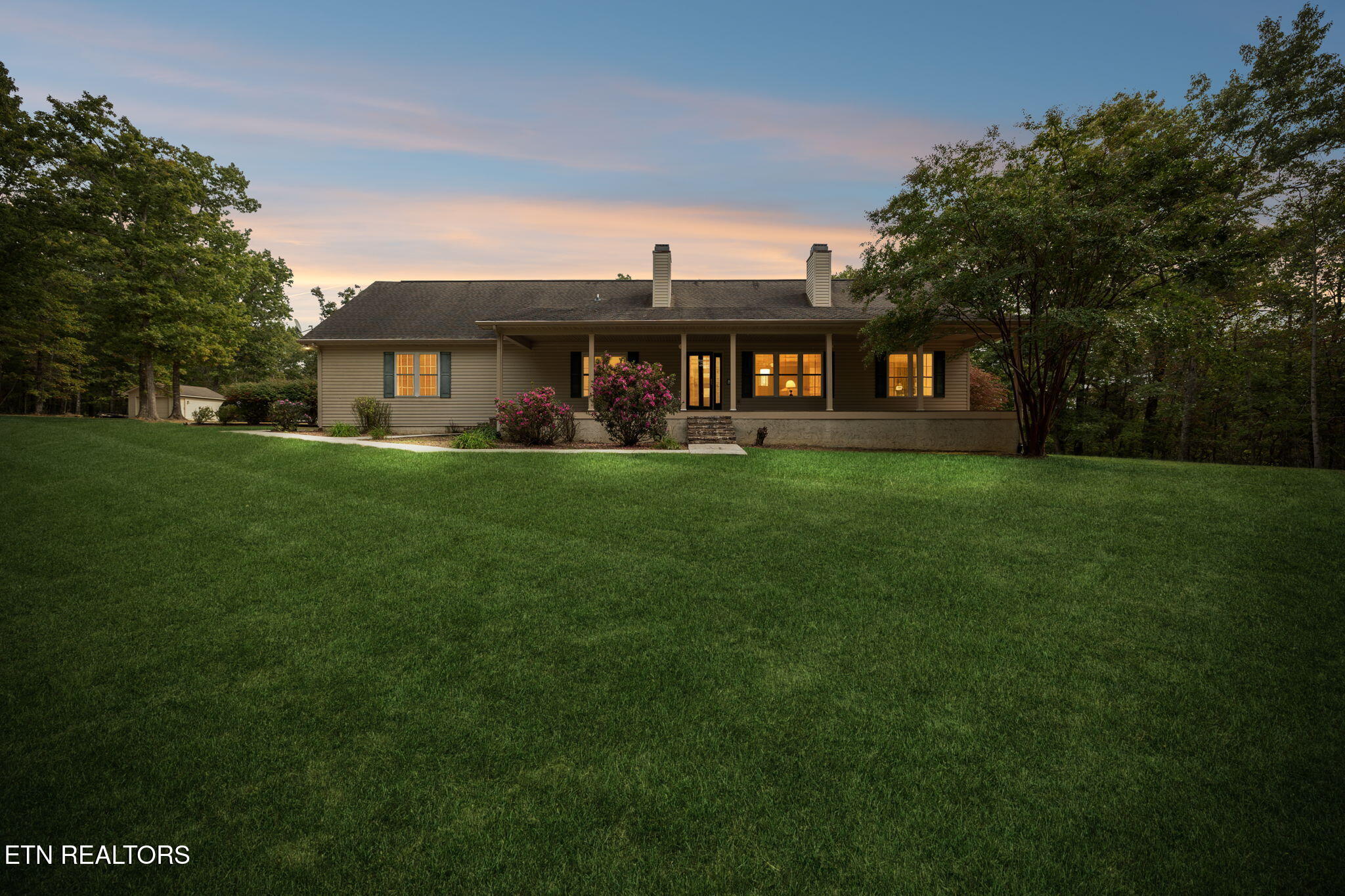 5075 Eastland Rd — photo