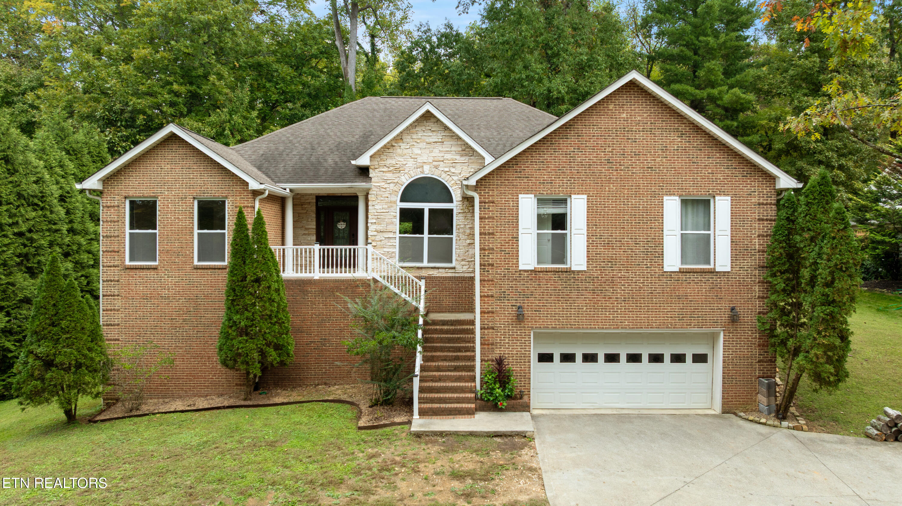 713 Jameswood Drive — photo