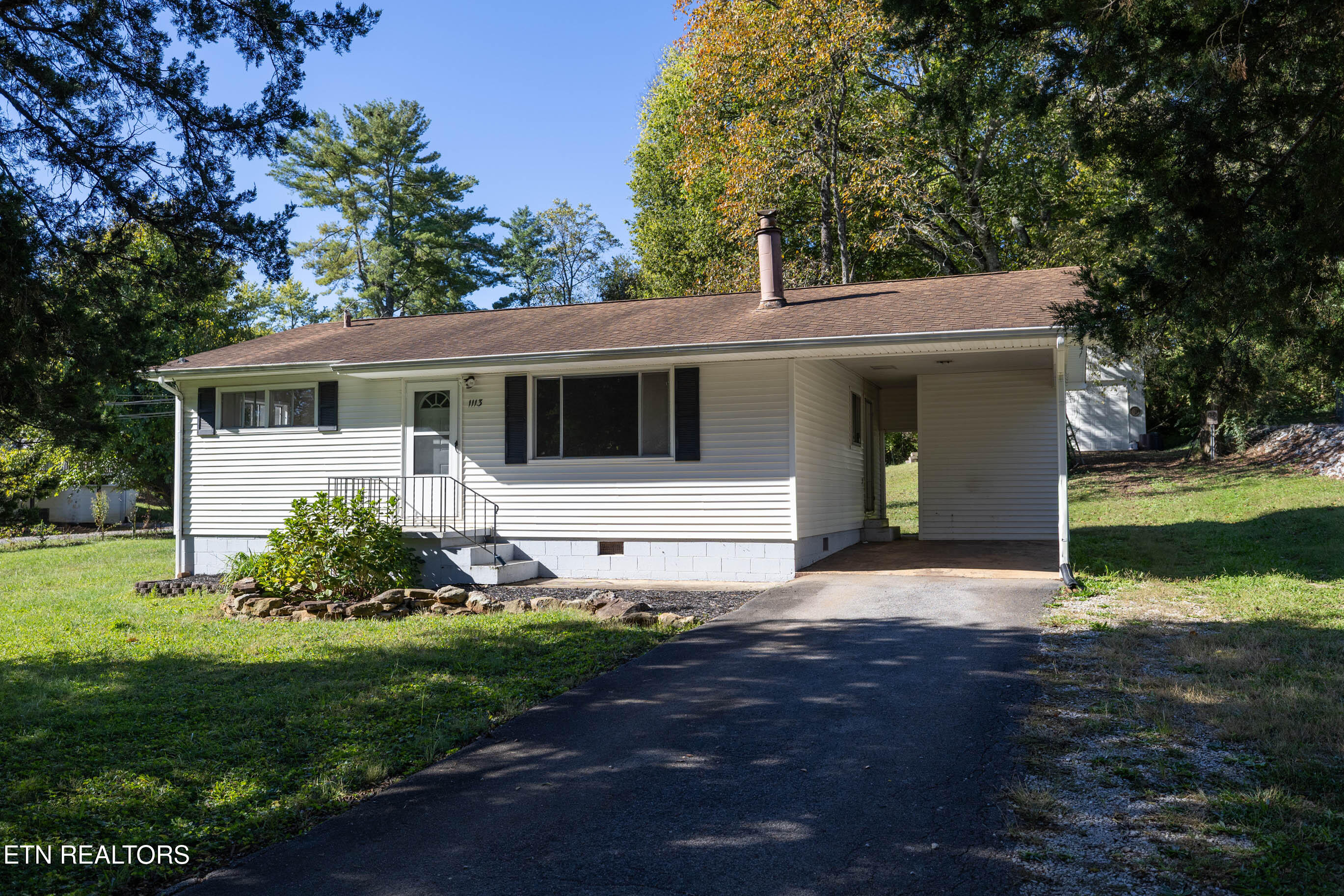 1113 Ownby Lane — photo