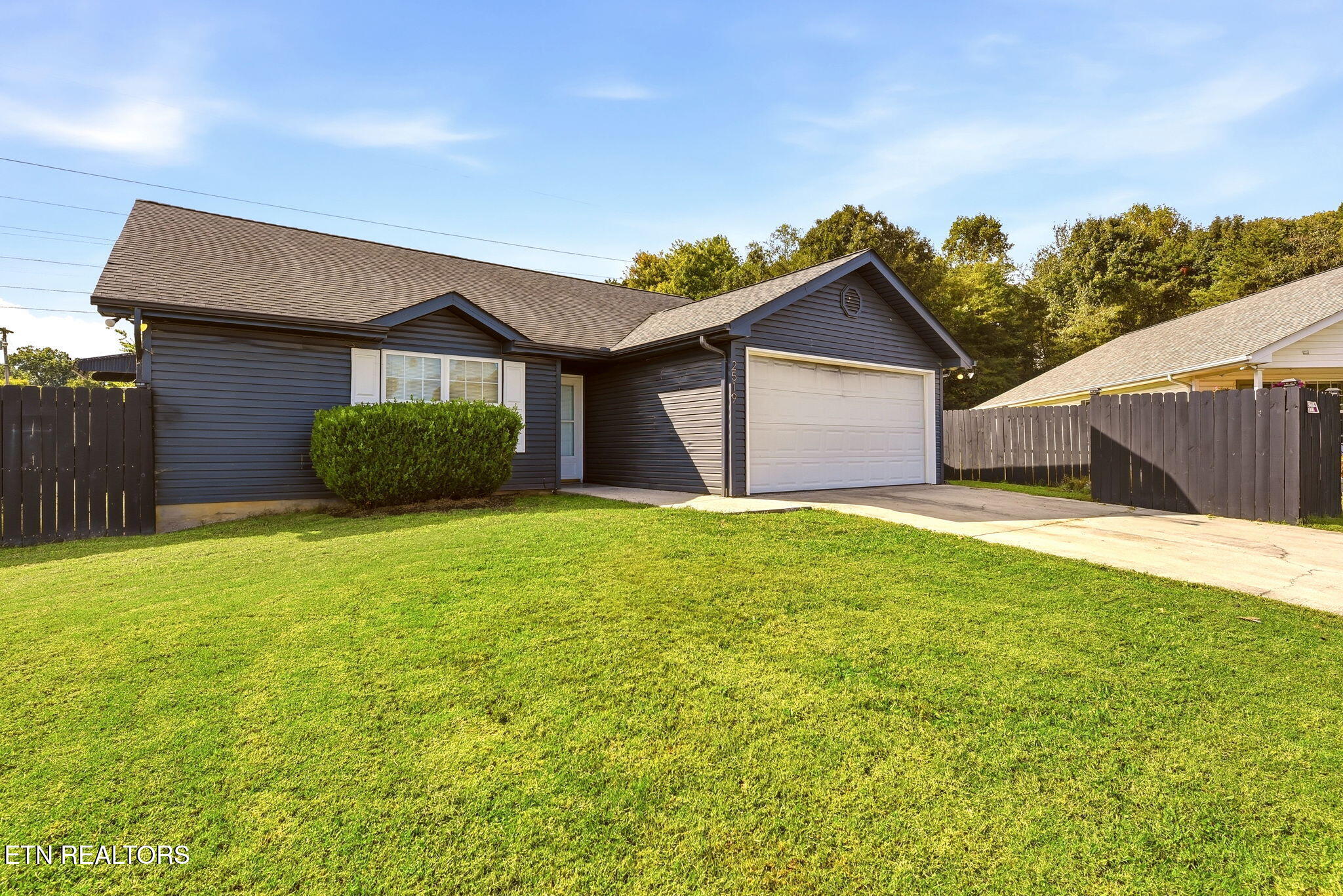 2519 Myloshane Lane — photo