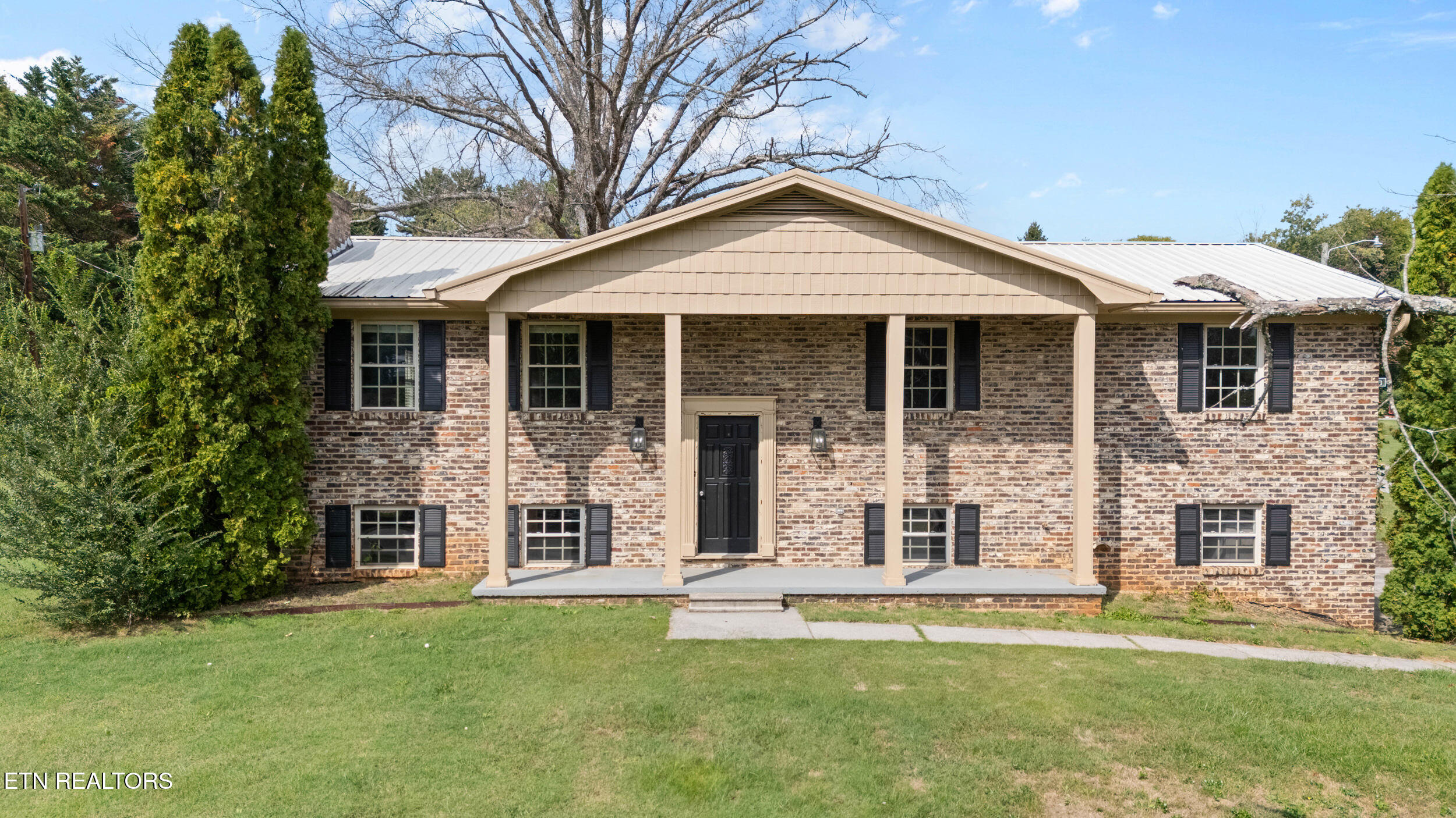 913 Windemere Circle — photo