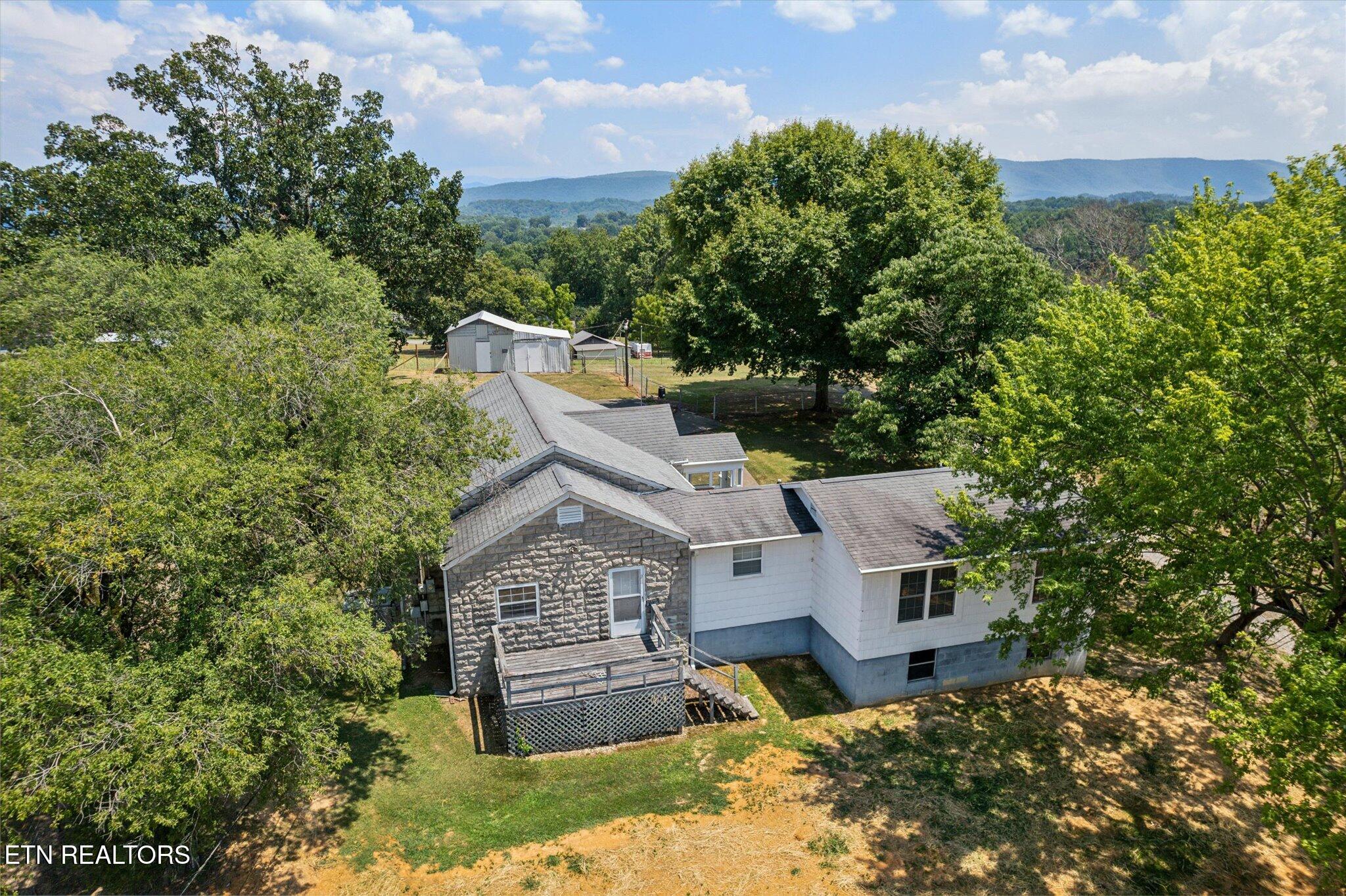 810 Ridge Rd — photo