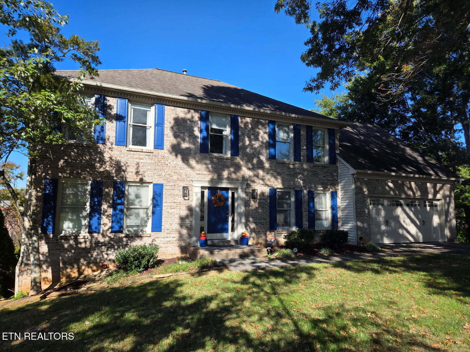 12907 Pin Oak Circle — photo