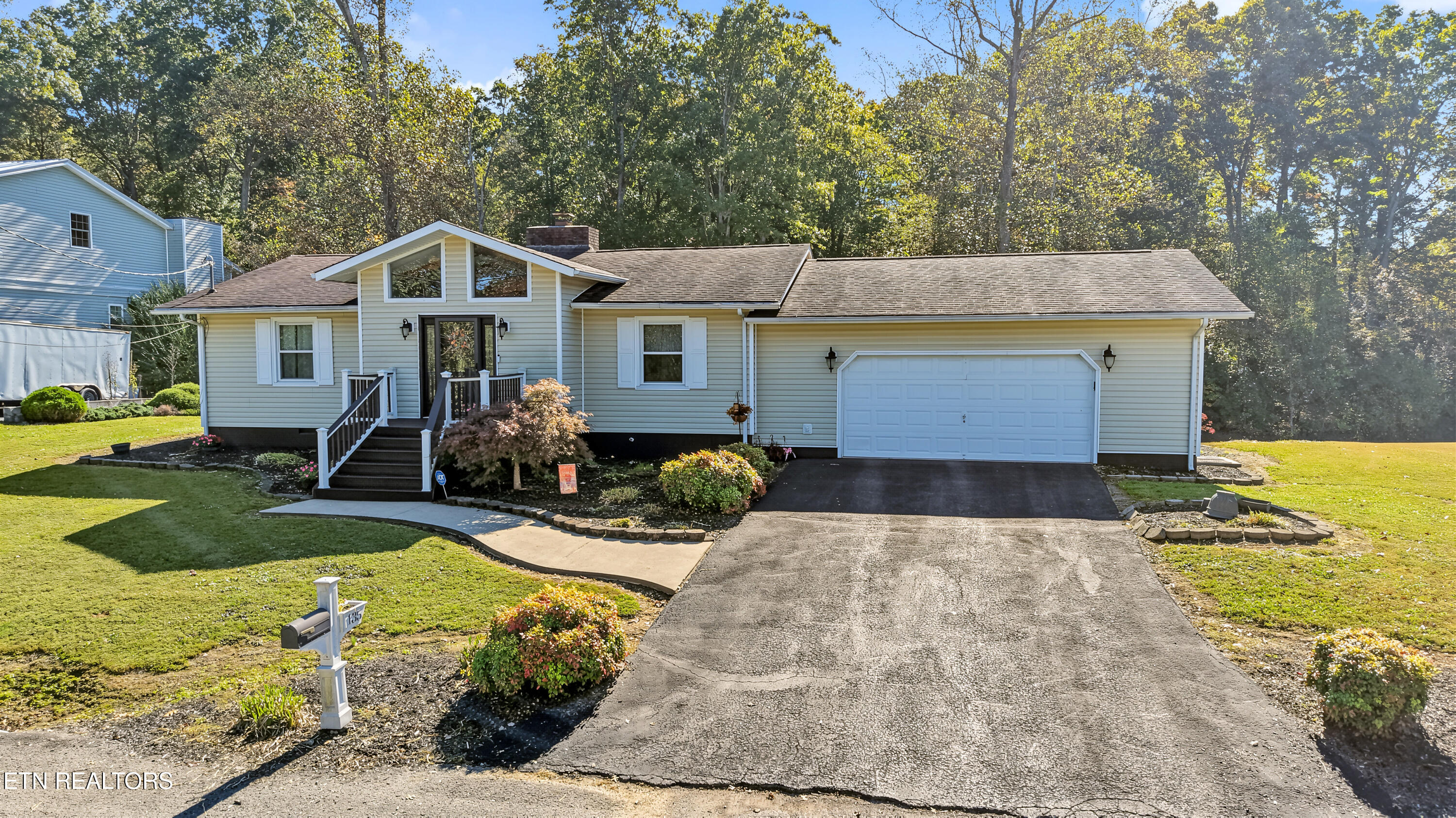 135 Denise Drive — photo