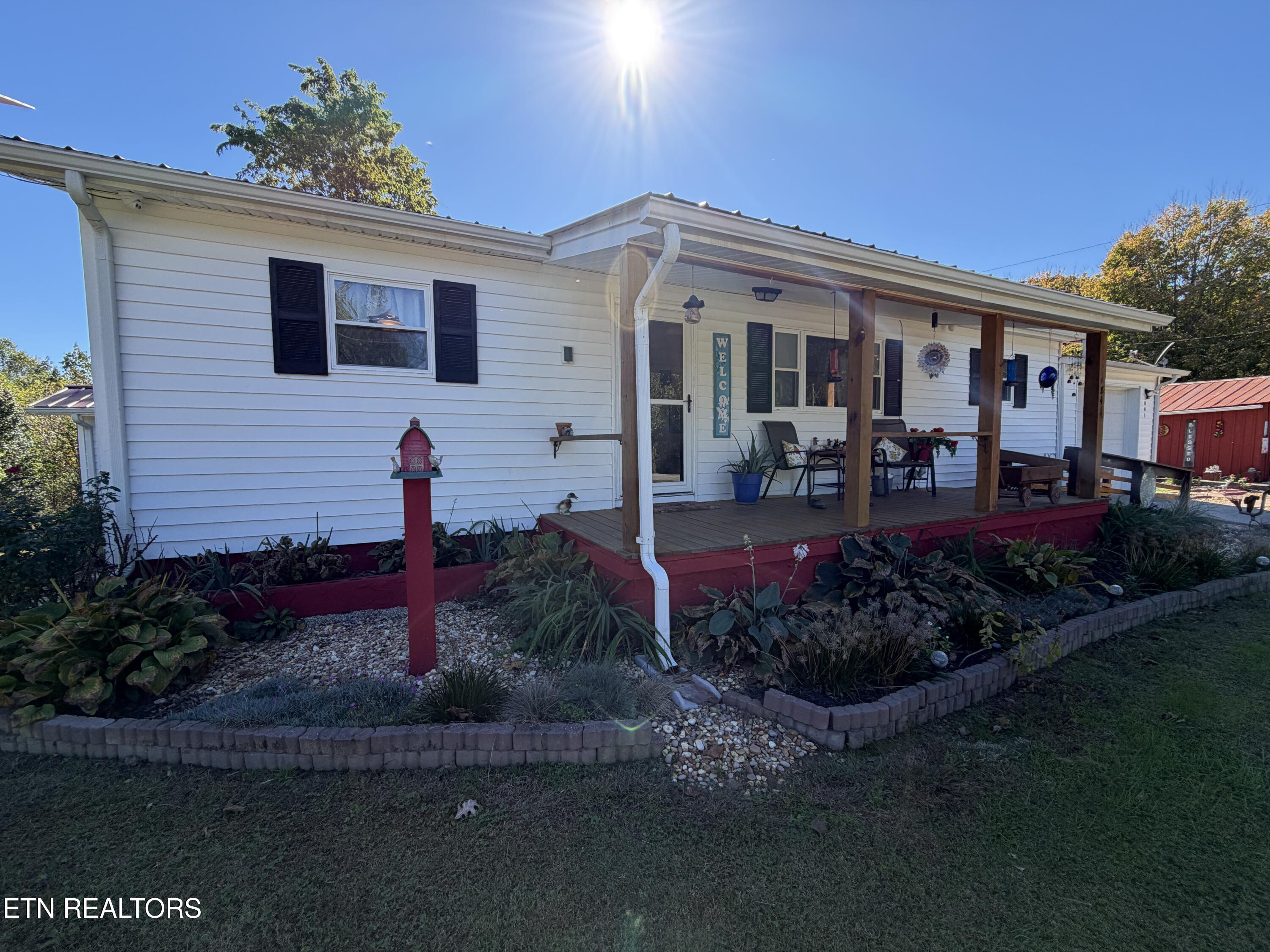 841 Yellow Cliff Rd — photo