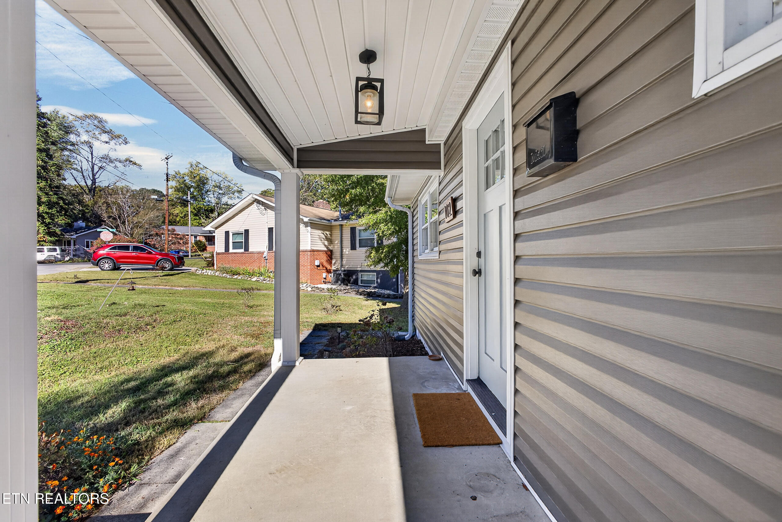 102 Poplar Rd, Oak Ridge, TN 37830 — photo 2