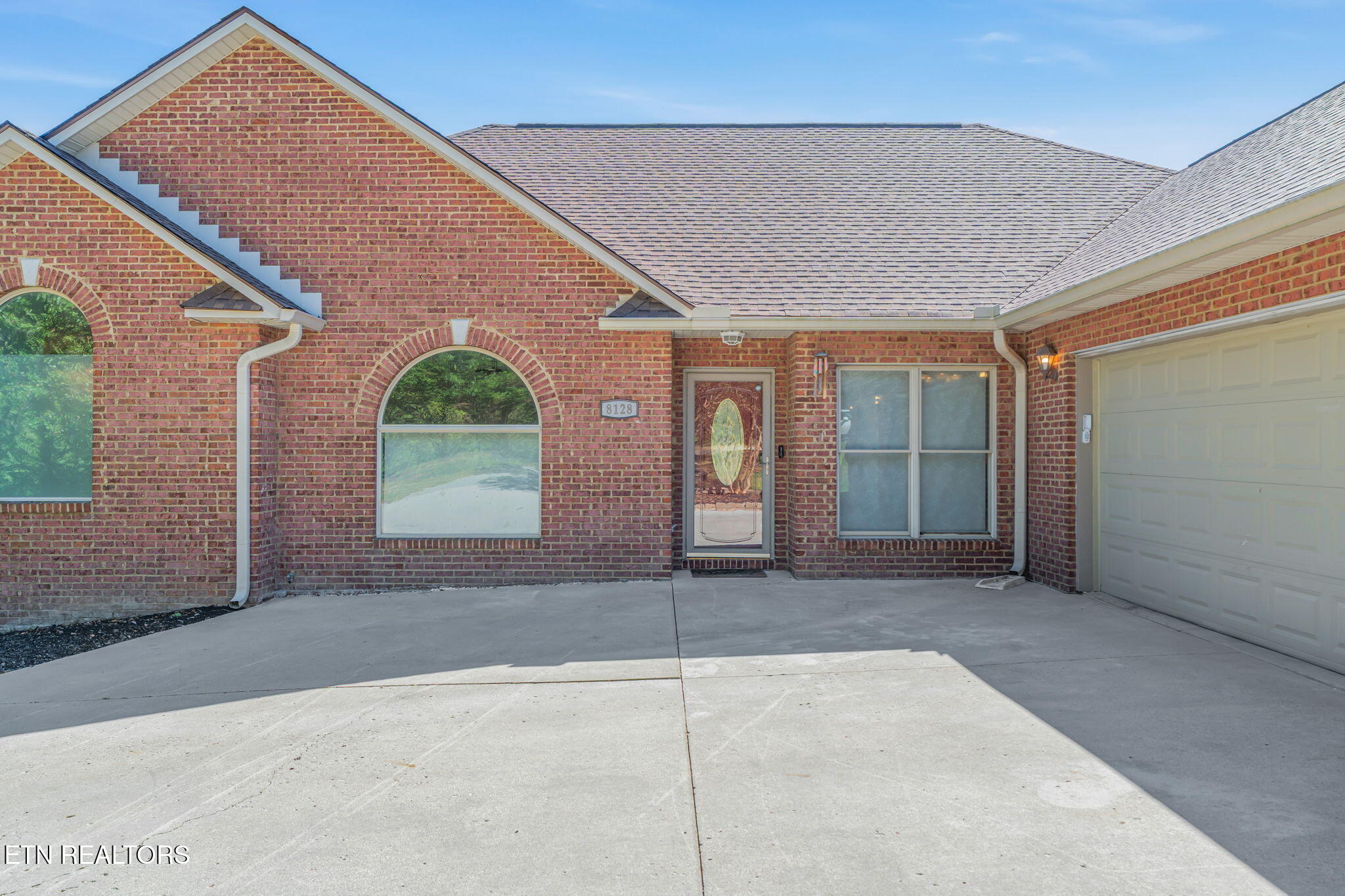 8128 Heiskell Rd, Powell, TN 37849 — photo 2