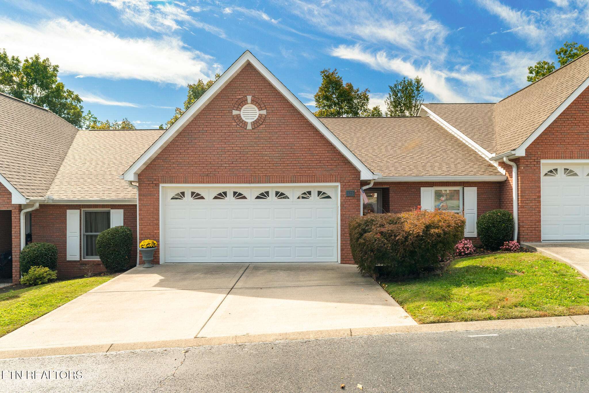 125 Creekwood Way — photo