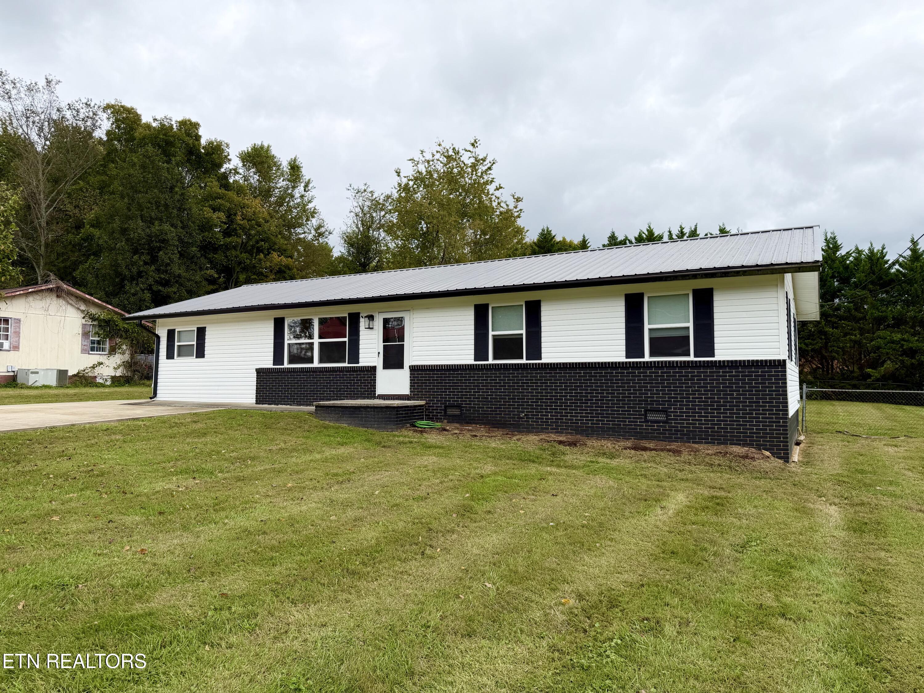 151 Jaynes Rd — photo