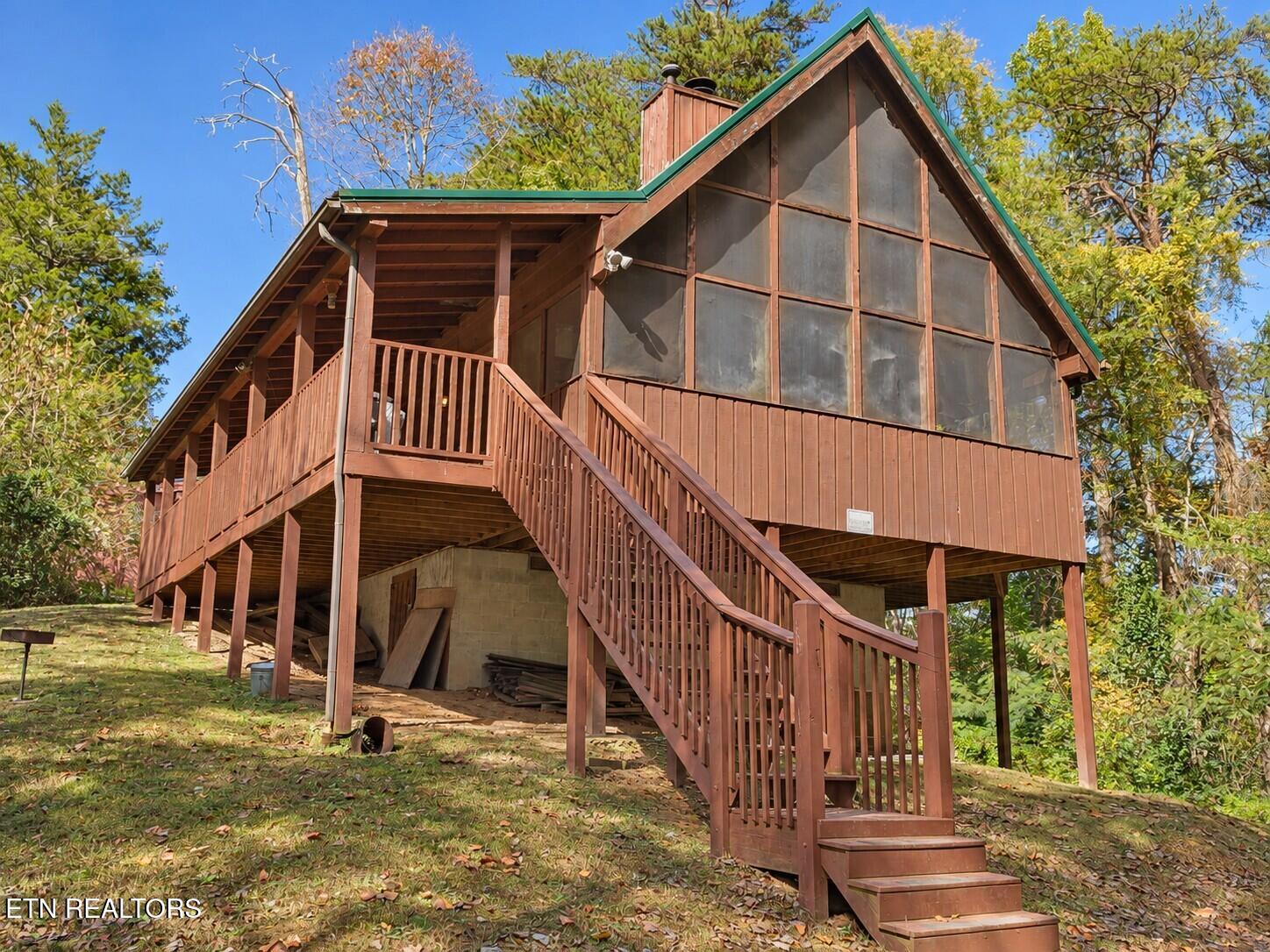 1502 Ridgecrest Drive — photo
