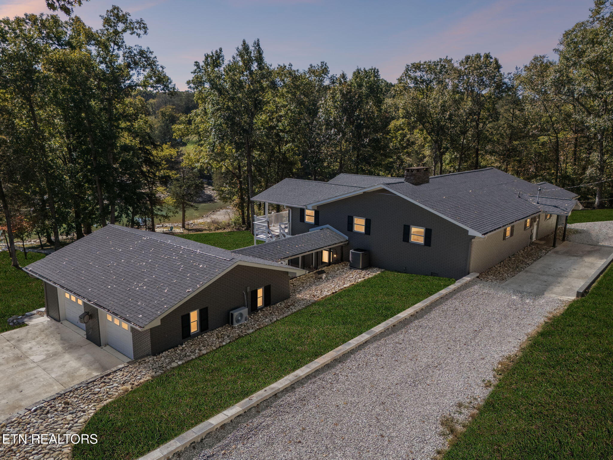 496 Shawnee Drive — photo