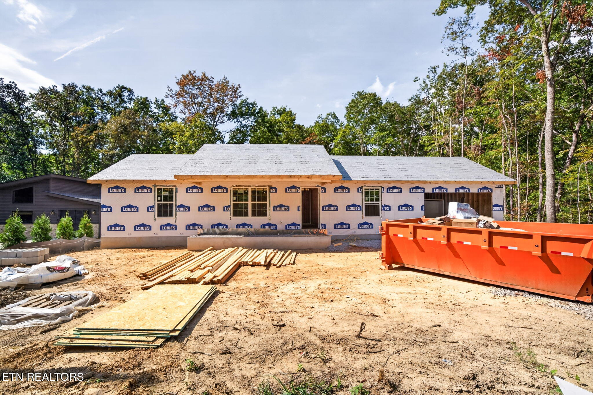 9002 Weketa Drive — photo