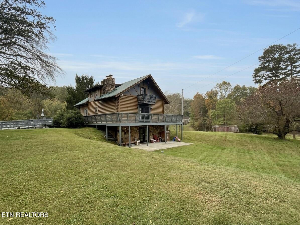 215 Grave Hill Rd — photo