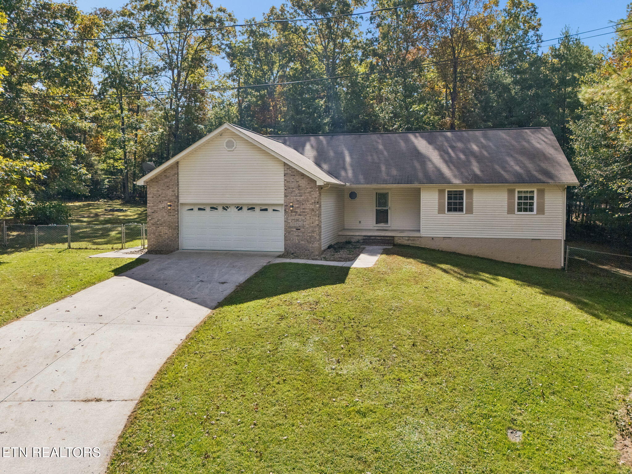 1009 Seneca Court — photo