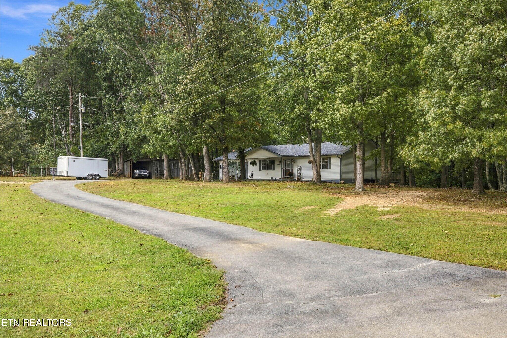 4750 Dogwood Lane — photo