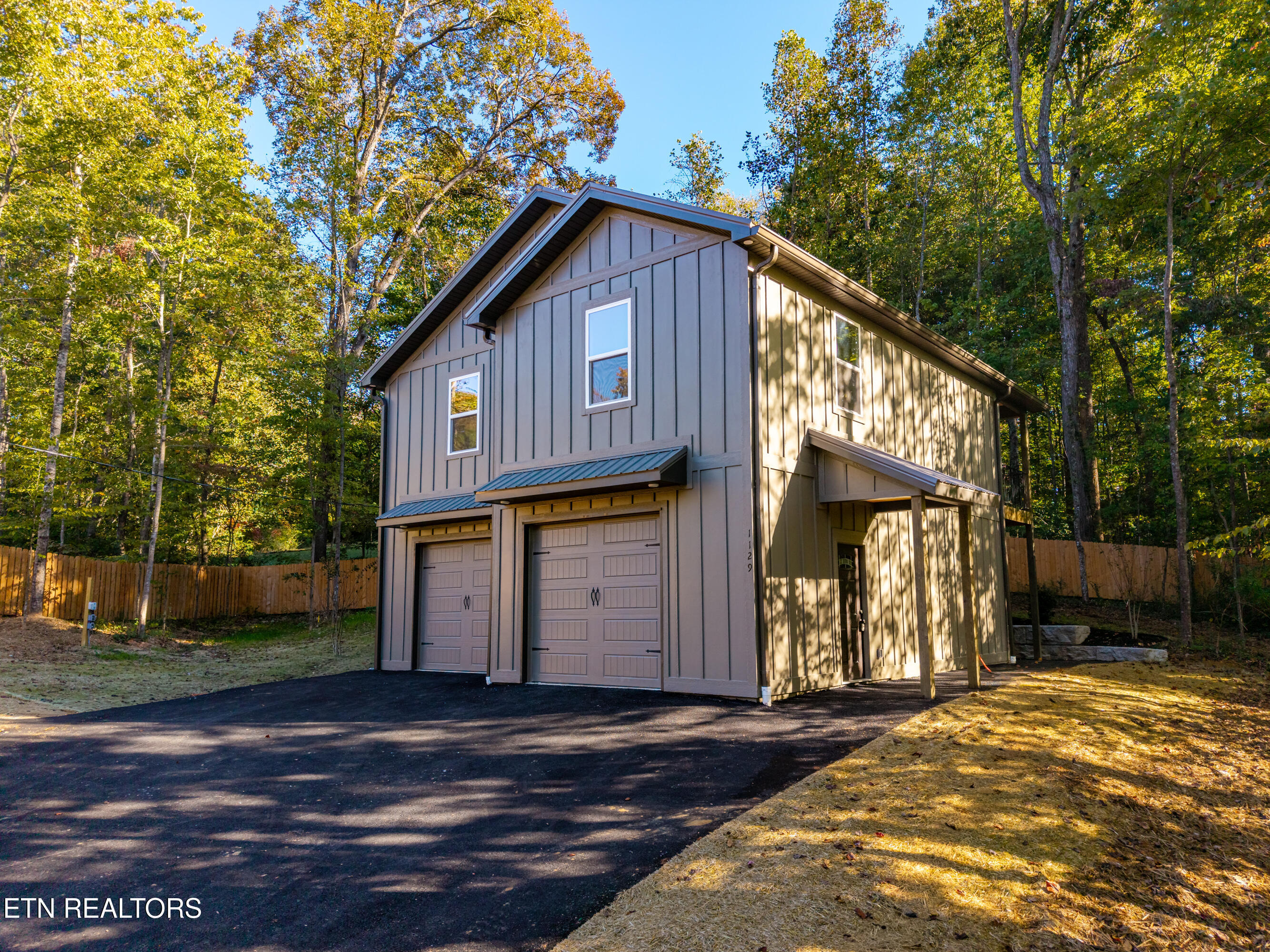 1129 Chris Wood Drive — photo
