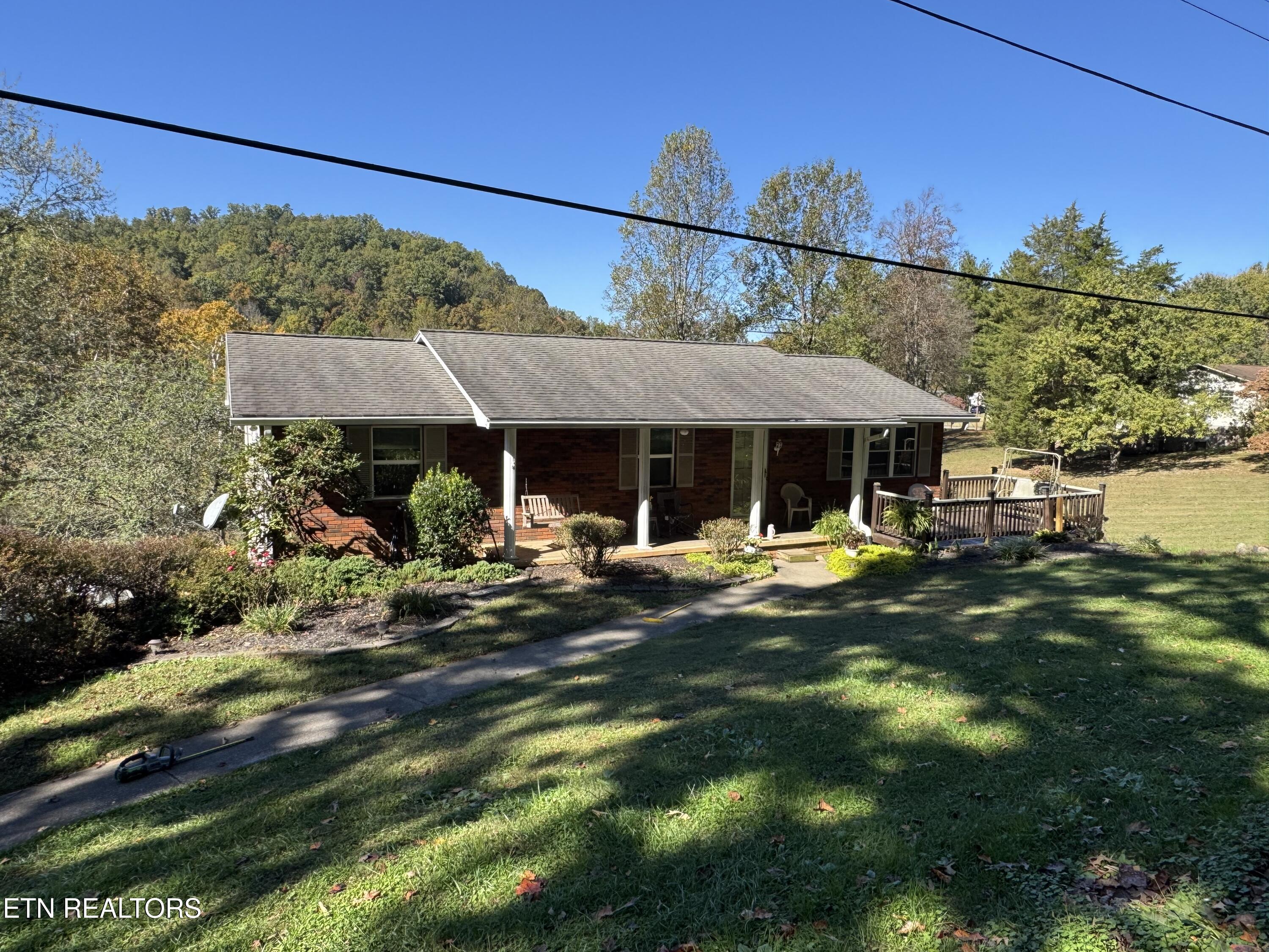 805 Knight Rd — photo
