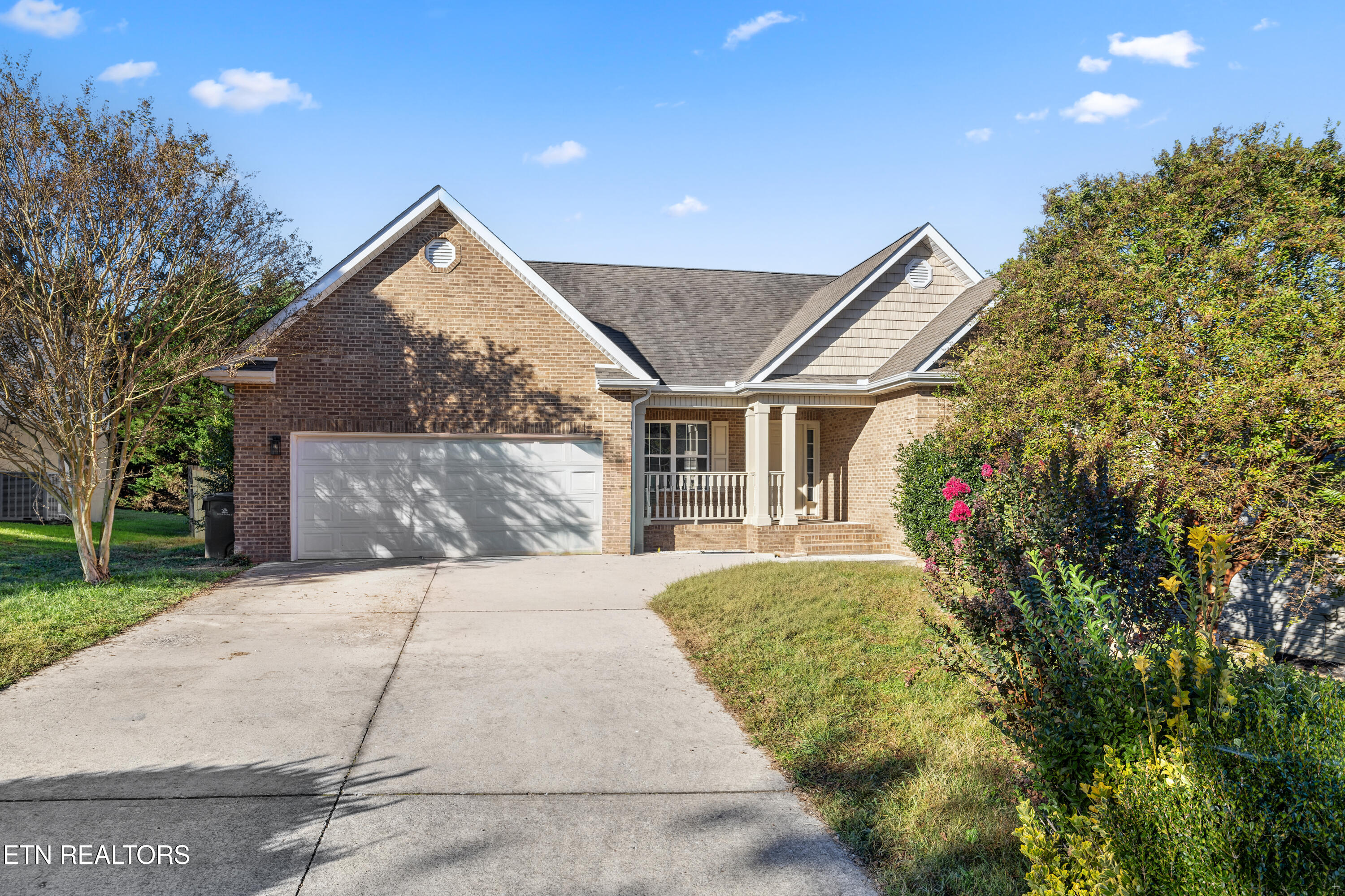 4131 Oakstone Lane — photo